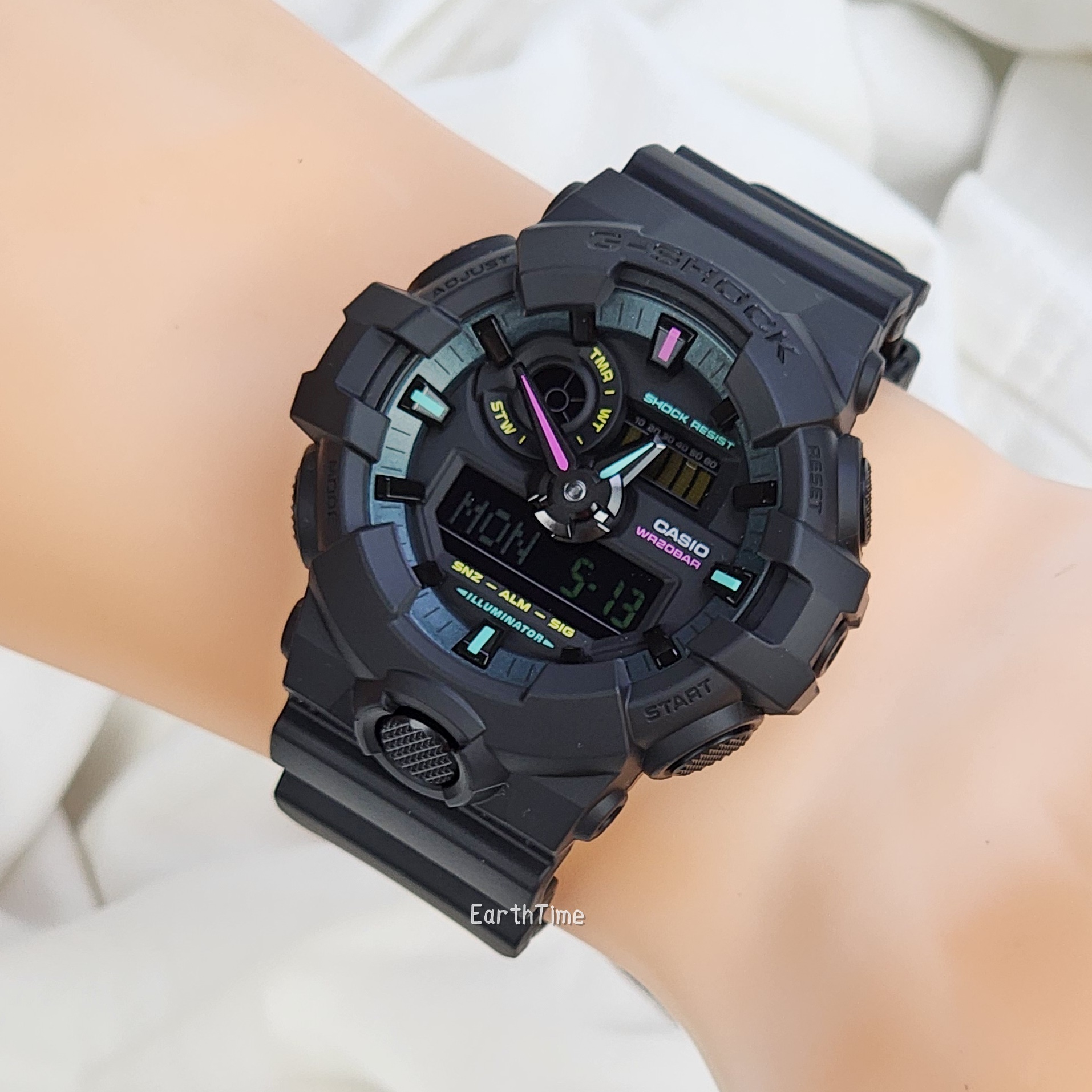 GA-700MF-1A l G-Shock Multi-Fluorescent Accents Series l G-SHOCK
