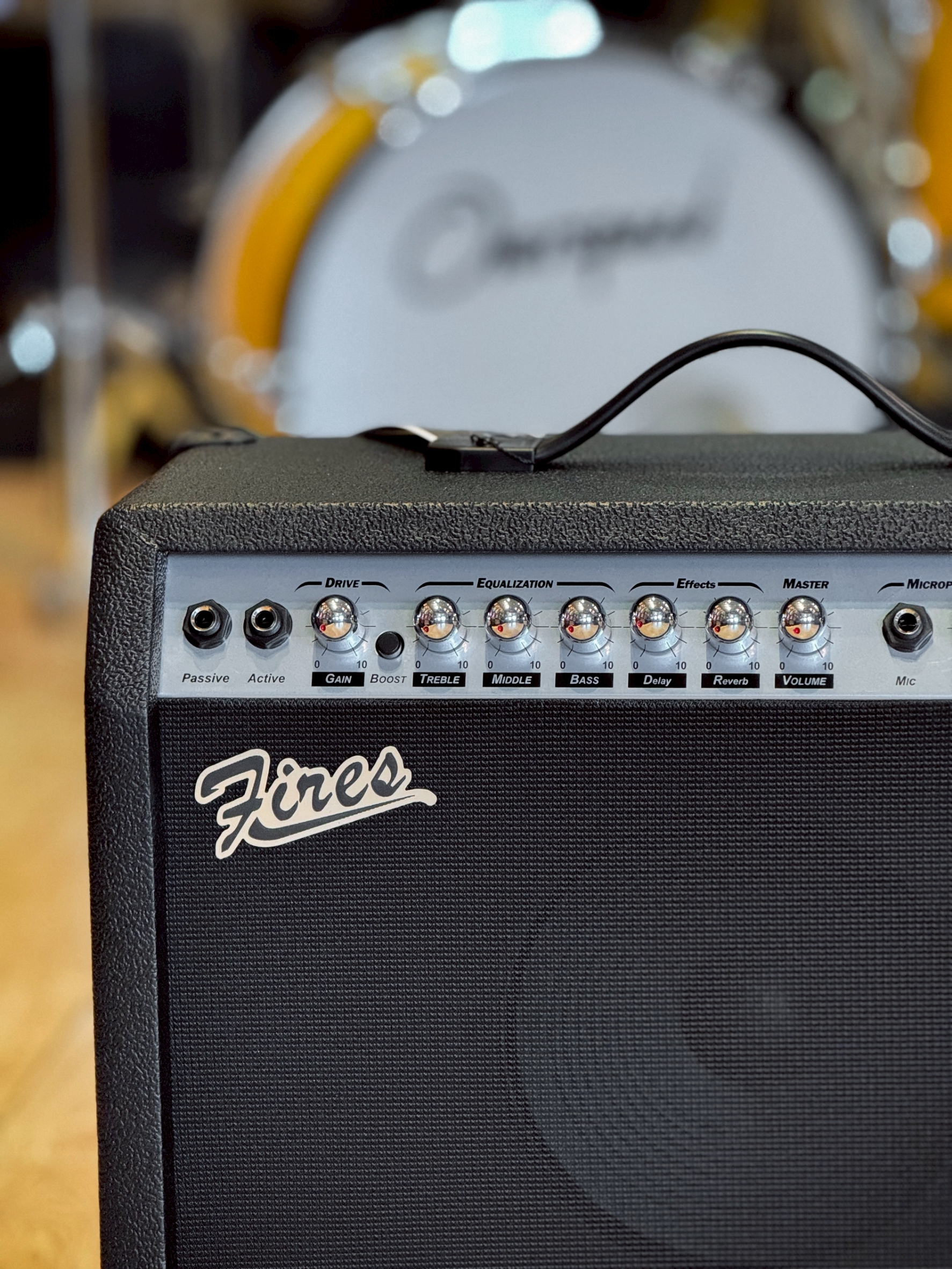 Fires แอมป์กีต้าร์ไฟฟ้า รุ่น FG-40 / FG-40BTขนาด 40 วัตต์ แอมป์กีต้าร์โปร่งไฟฟ้า มีเอฟเฟคเสียงแตก ช่องเสียบไมค์