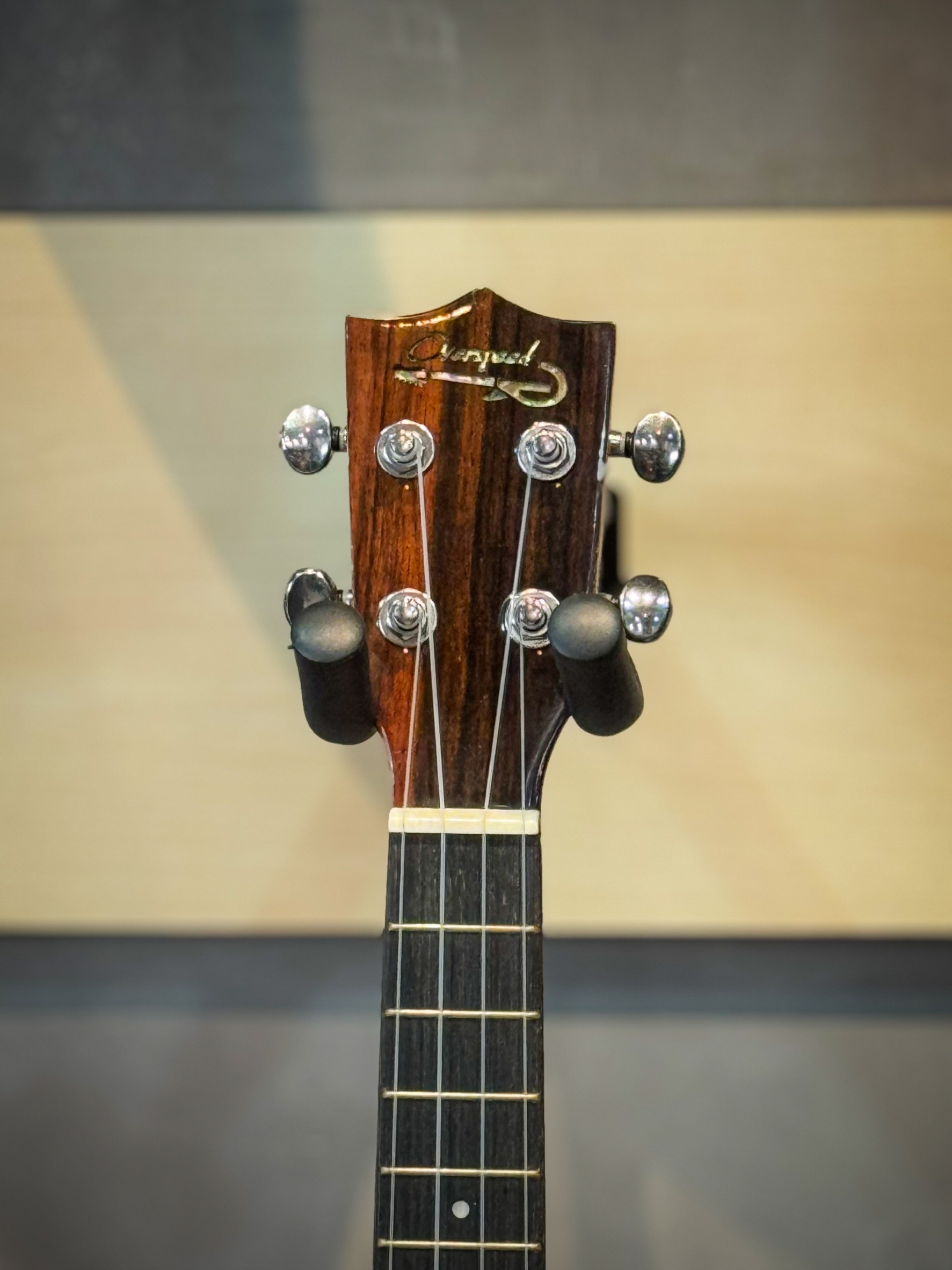 อูคูเลเล่ไฟฟ้า Top solid Overspeed รุ่น A-KYS-21 / A-KYS-24 หน้าไม้แท้ ไซส์ Soprano / Concert พร้อม กระเป๋า / ปิ๊ก / ที่เก็บปิ๊ก