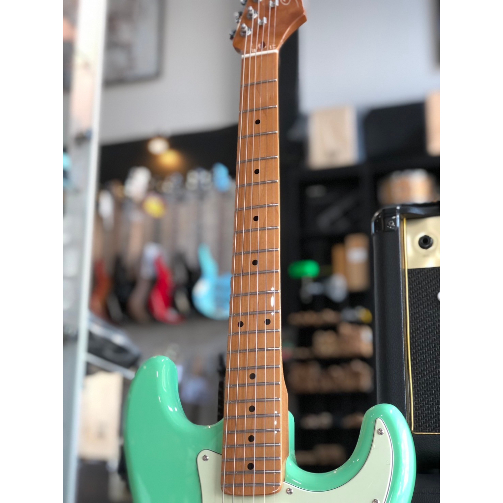 กีต้าร์ไฟฟ้า Smiger รุ่น G2-PRO ปิ๊กอัพ HSS สีเขียว คอเมเปิ้ลเผา งานไม้สวย ทัชชิ่งจับง่าย เล่นได้หลายแนว +ประกันศูนย์