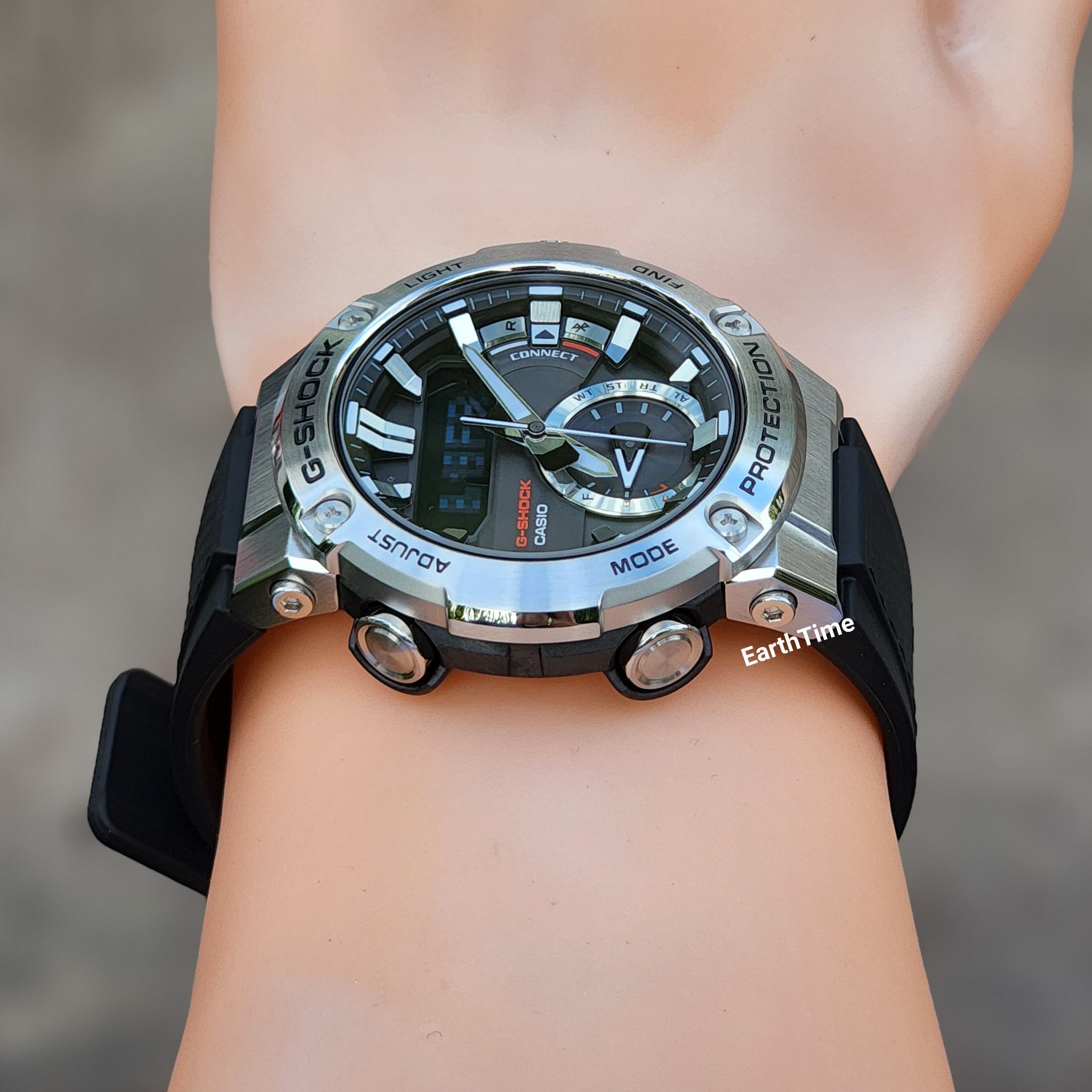 G-Shock G-STEEL Bluetooth Carbon Core Guard ของใหม่แท้100% รับประกัน 1 ปี รุ่น GST-B200-1ADR