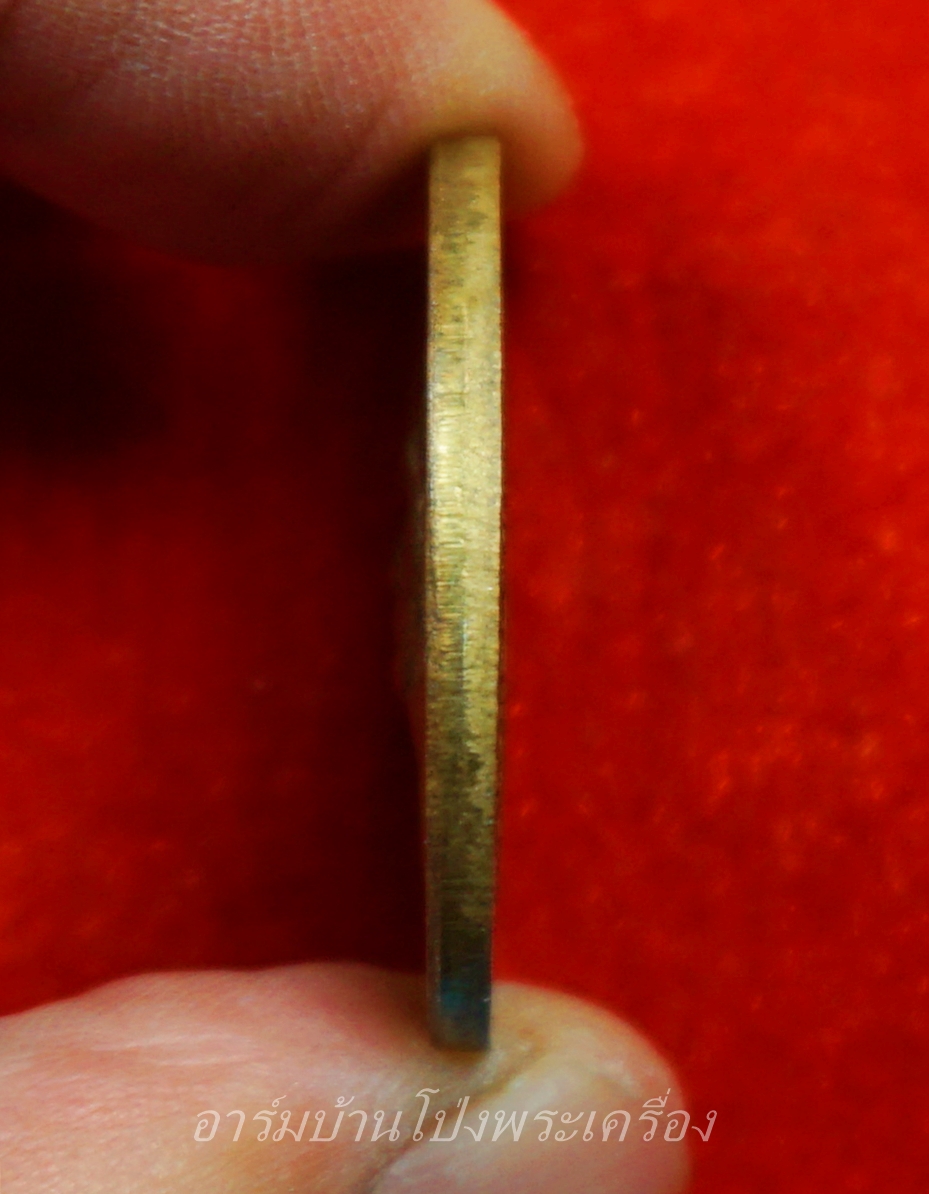 หลวงพ่อสง่า วัดบ้านหม้อ รุ่นปราบก๊อตอามี่ ปี๒๕๔๓ เนื้อนวะ(องค์ที่3)