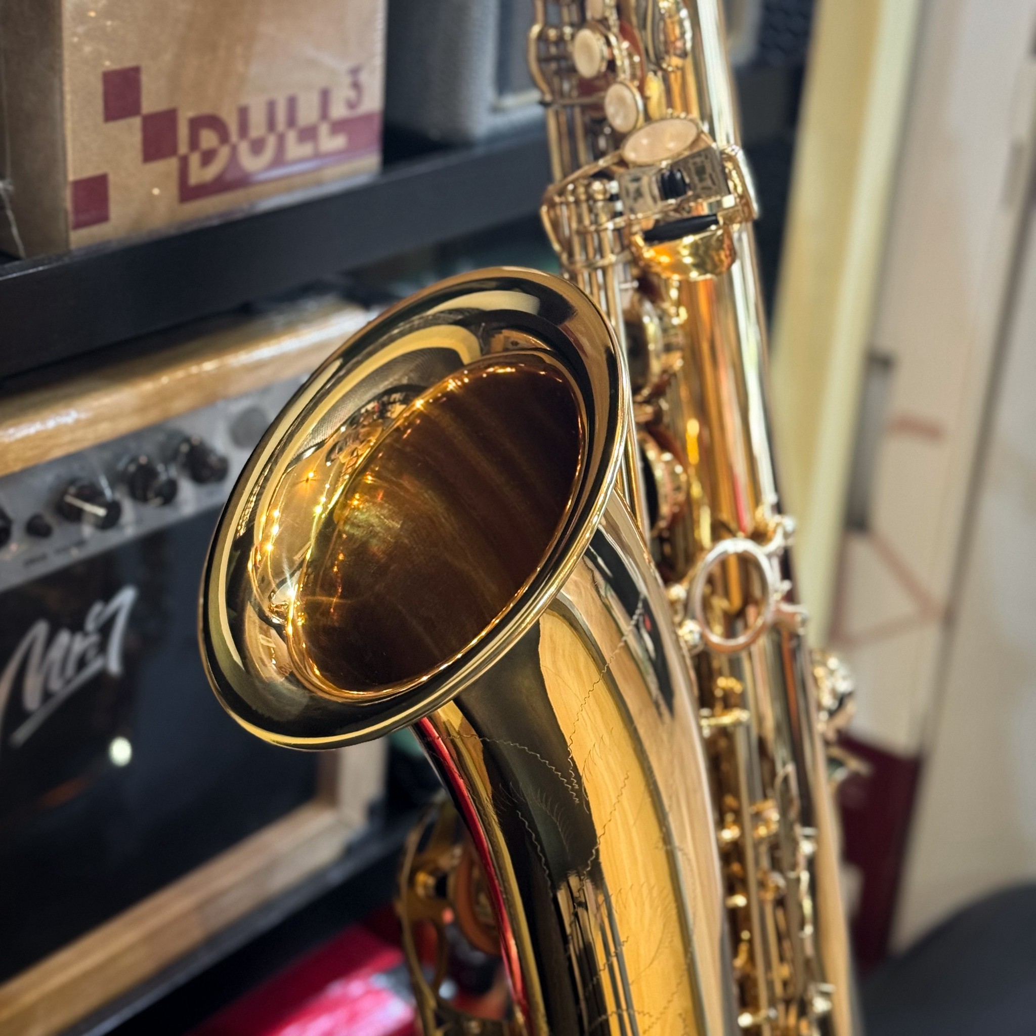 Pietro แซกโซโฟน Bb เทนเนอร์ Tenor Saxophone (Bb) สีทอง แซ็กโซโฟน พร้อมกล่องบุกำมะหยี่ อุปกรณ์ครบชุด