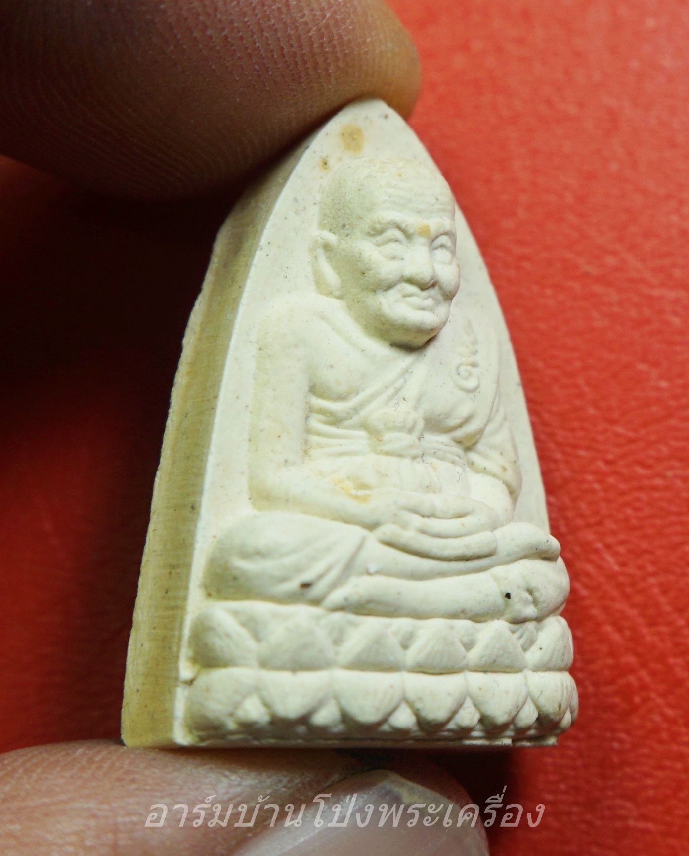 หลวงปู่ทวด วัดหนองไก่ขัน รุ่นเสาร์๕ เนื้อผงสีขาว(องค์ที่1)