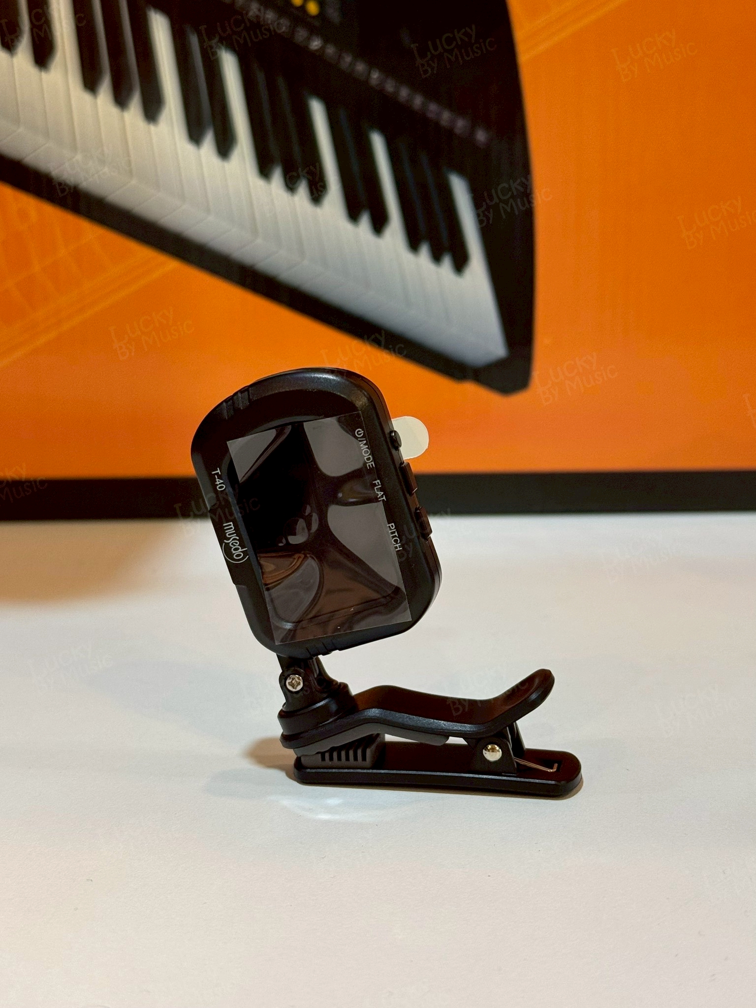 จูนเนอร์ Musedo T-40 เครื่องตั้งสายสำหรับ กีตาร์โปร่ง กีตาร์ไฟฟ้า กีตาร์เบส ไวโอลิน อูคูเลเล่ และอื่นๆ ** แถมแบตเตอรี่/คู่มือการใช้งานฟรี พร้อมใช้งาน