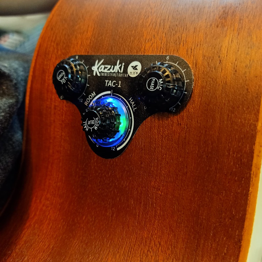 กีตาร์โปร่งไฟฟ้า Kazuki 41 รุ่น TransAcoustic TAC-1 OM เสียงดัง ลำโพงในตัว มีเอฟเฟค พร้อมปุ่ม Volume ปรับเสียงในตัว