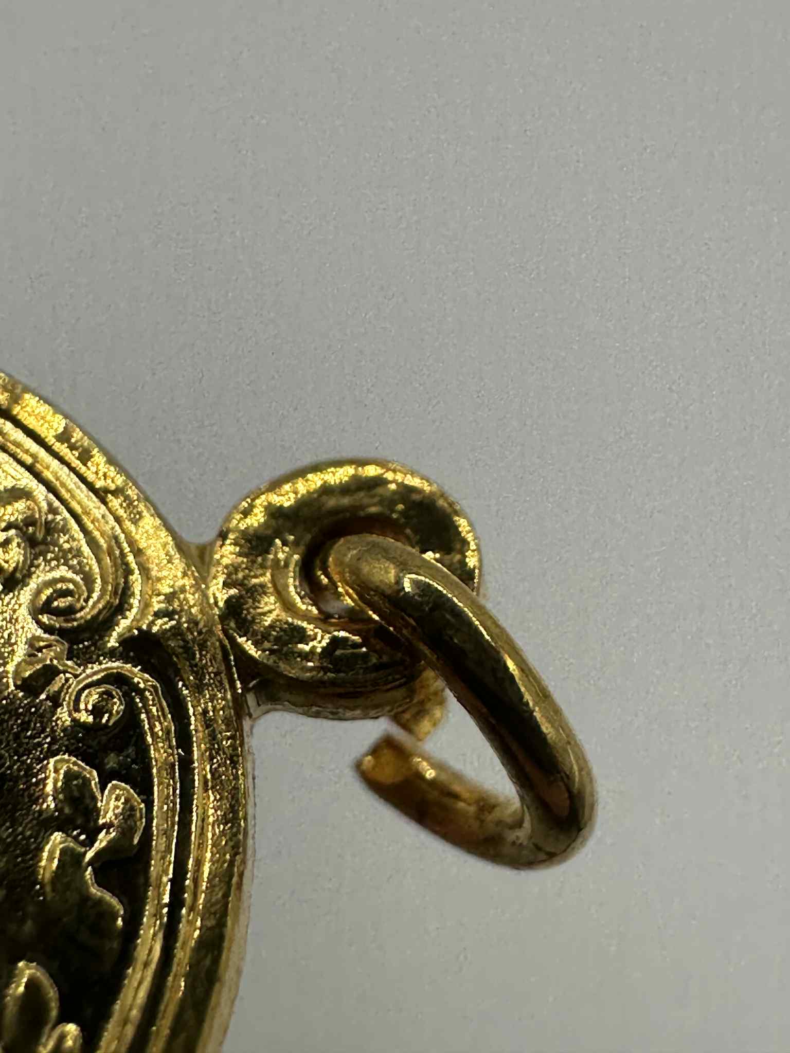 24.เหรียญกะไหล่ทอง เสด็จพ่อ ร.5 ครบรอบ 80 ปี โรงเรียนปิยะมหาราชาลัย ปี 2532