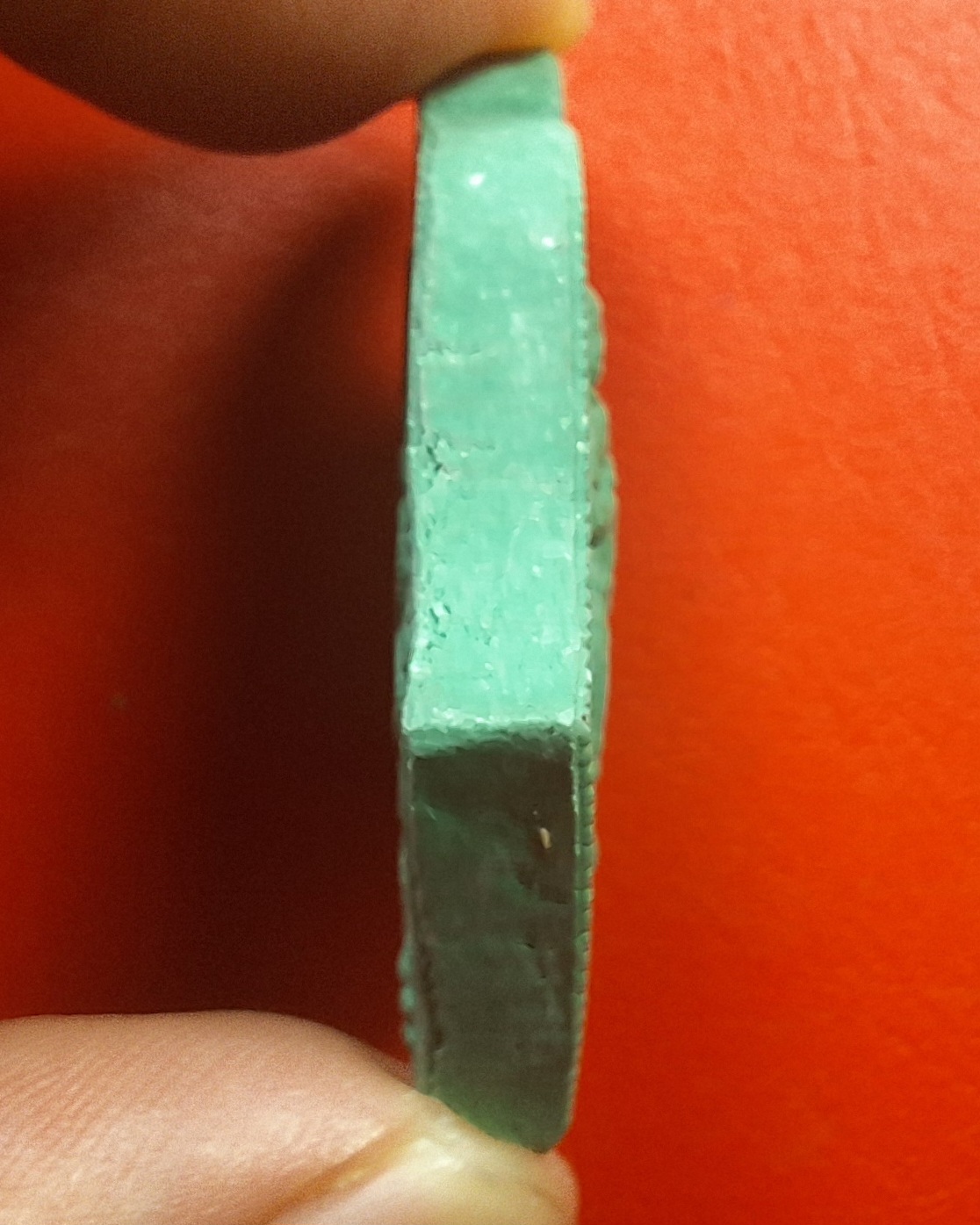 ท้าวเวสสุวรรณ วัดอินทาราม จ.สมุทรสงคราม รุ่นรวยล้นเหลือ ปี๒๕๖๕ เนื้อผงสีเขียว(องค์ที่1)