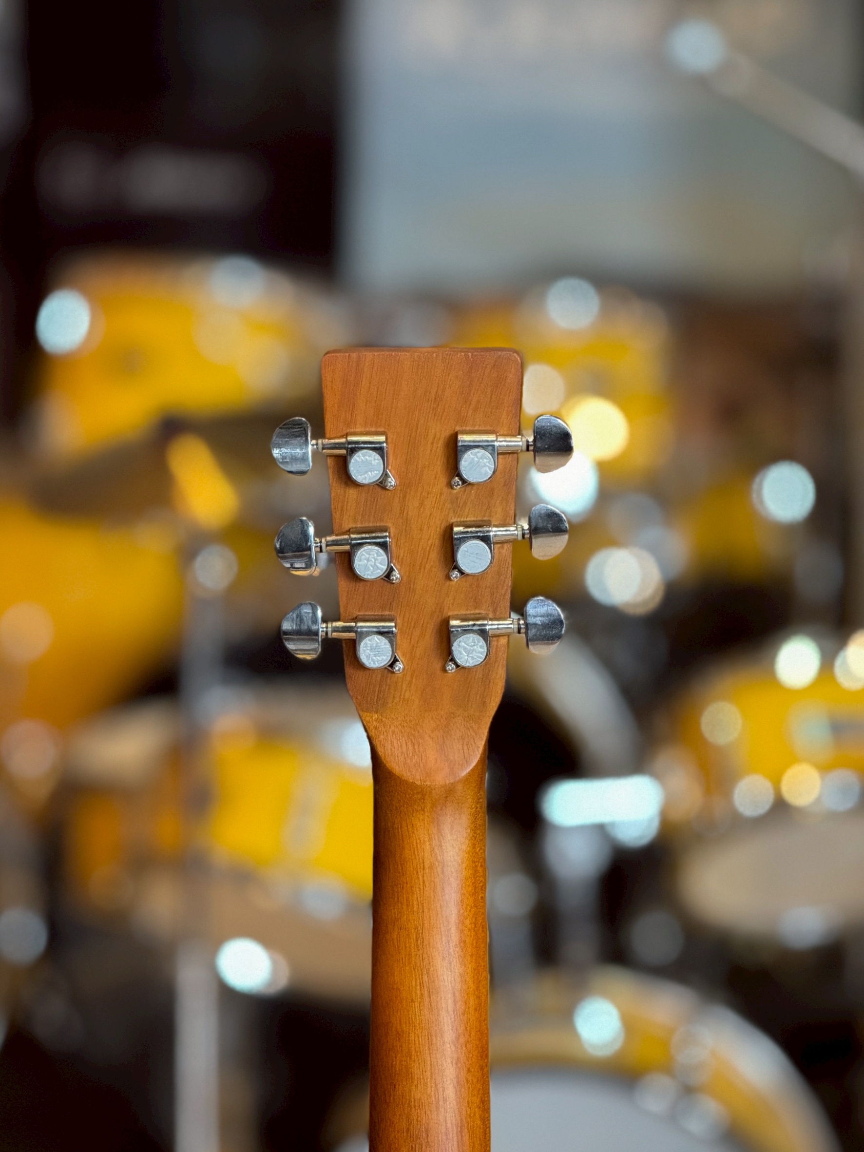 กีตาร์โปร่งไฟฟ้า Martinlee ML-409C ขนาด 40 นิ้ว ภาคไฟฟ้า Enya มีจูนเนอร์ พร้อม ปิ๊ก 4 ชิ้น ประแจขันคอ สายแจ็ค