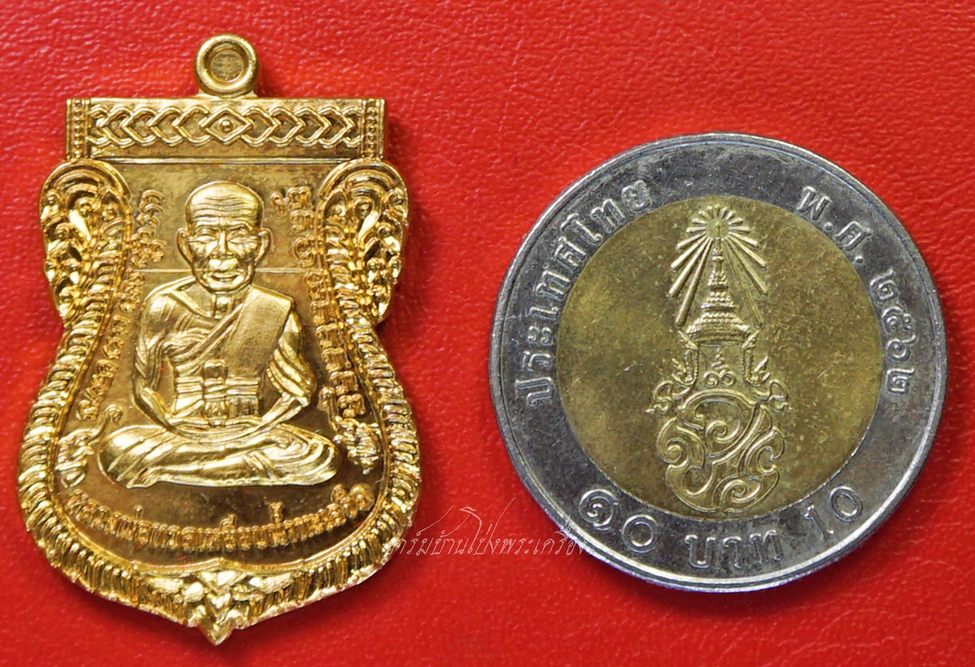 หลวงปู่ทวด หลังไอ้ไข่ วัดพระบรมธาตุฯ จ.นครศรีธรรมราช รุ่นเจริญก้าวหน้ามหาเศรษฐี ปี๒๕๖๓ เนื้อกะไหล่ทอง หมายเลข4098(องค์ที่1)