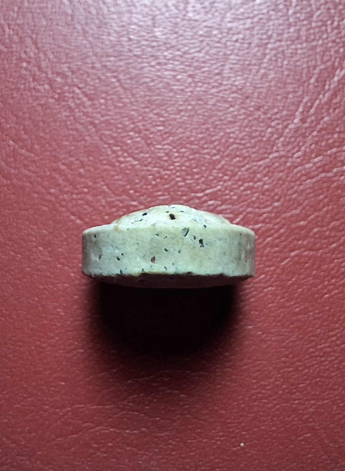 หลวงปู่แผ้ว วัดกำแพงแสน พระผงปิดตาจิ๋ว ออกงานปิดทอง ปี๒๕๕๐ เนื้อผงสีขาว ฝังตะกรุด(องค์ที่5)