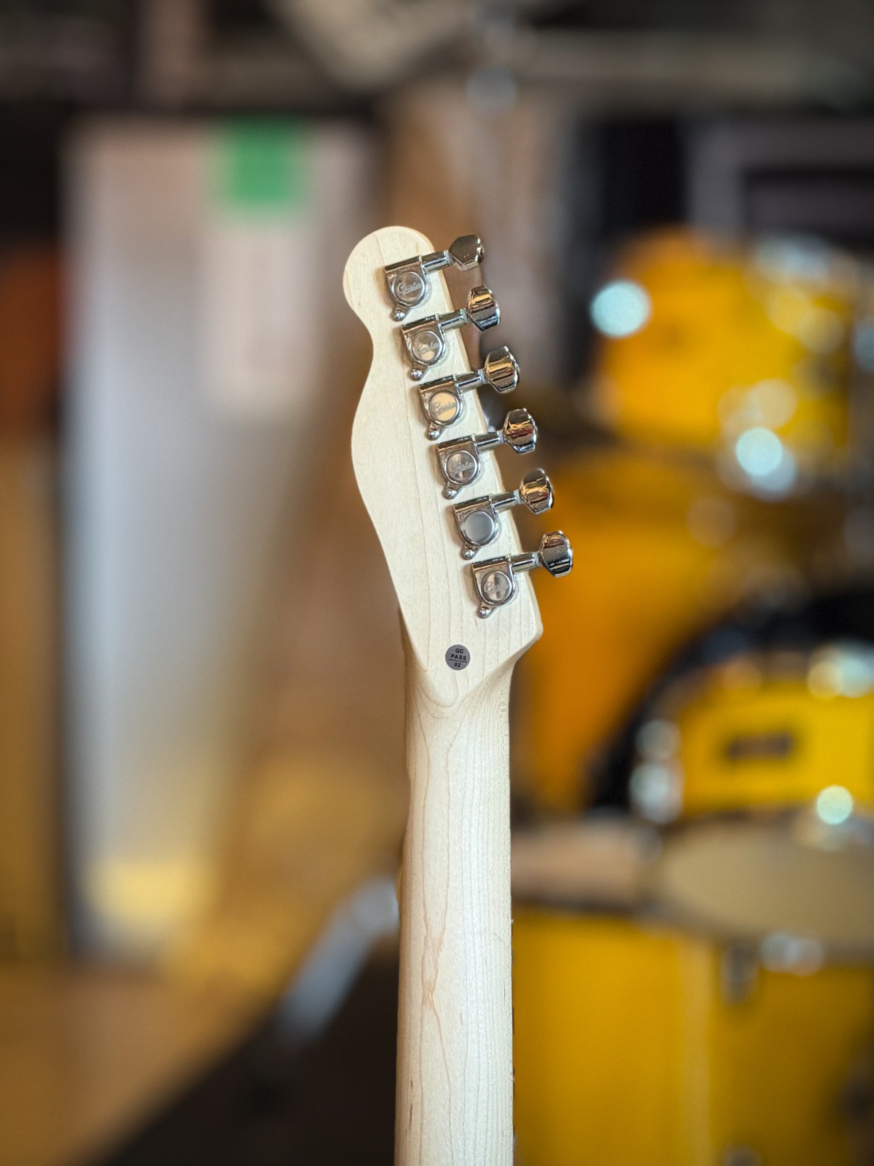 Gusta กีต้าร์ไฟฟ้า รุ่น GTL-01 สีดำ ทรง Tele ปิ๊กอัพ Humbucking 2 ตำแหน่ง ซาวด์ดุดัน | พร้อม กระเป๋า สายแจ็ค