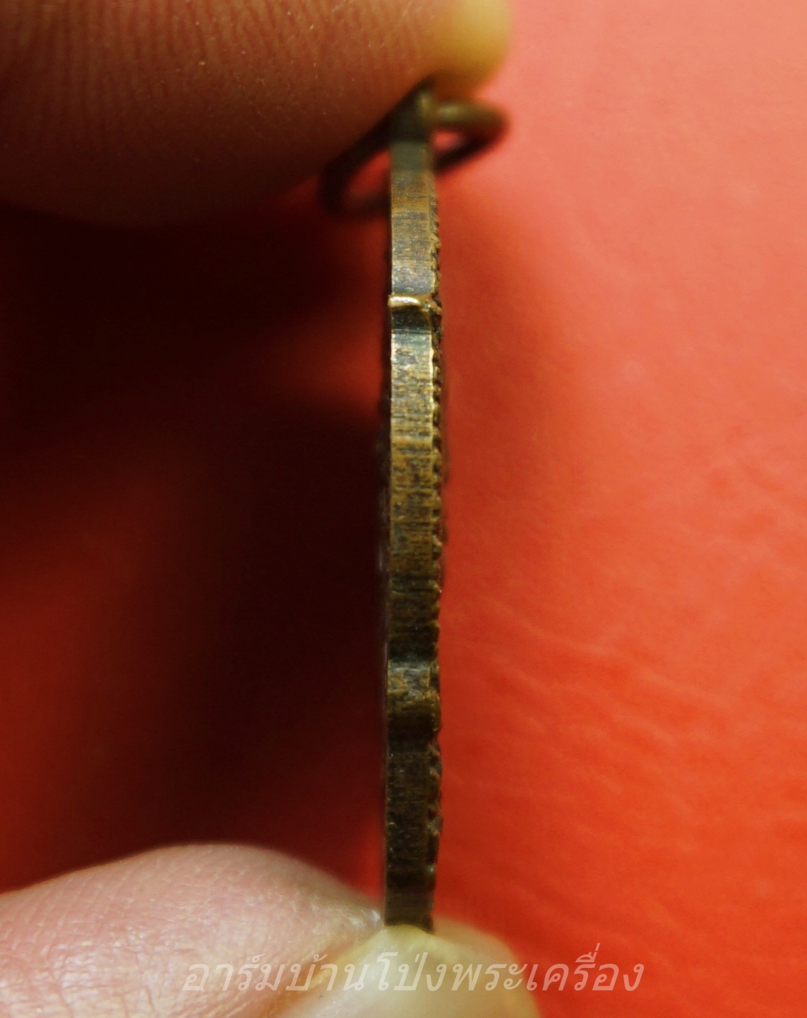 หลวงพ่อคิ้ม วัดหนองเสือ เหรียญในหลวง ร.๑๐ ที่ระลึกโดยเสด็จพระราชกุศล ปี๒๕๒๑ เนื้อทองแดง(องค์ที่1)