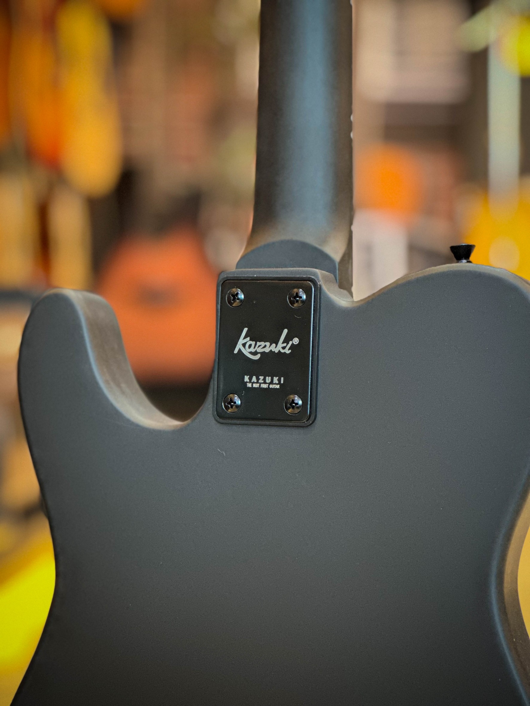 กีต้าร์ไฟฟ้า Kazuki Newcomer (สีดำ) ทรง Tele Satin รุ่นใหม่ เคลือบด้าน ฟรี สายแจ็ค&ปิ๊ก2อัน - ประกันศูนย์ไทย