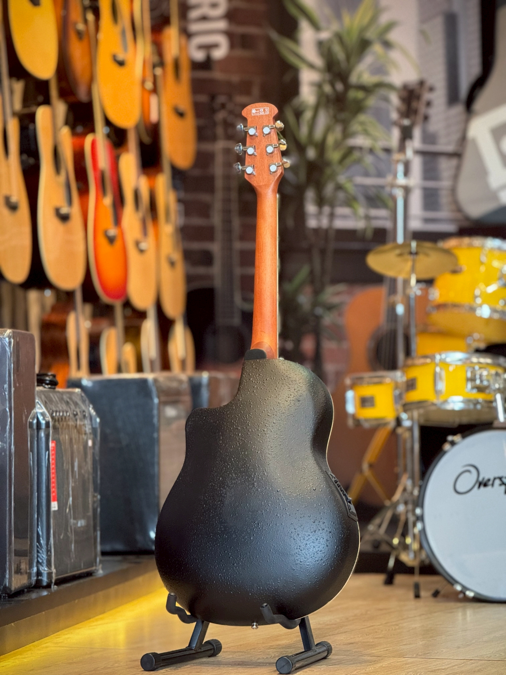 Overspeed กีต้าร์โปร่งไฟฟ้าหลังเต่า สีไม้ พร้อม กระเป๋า คาโป้ ปิ๊ก4อัน คู่มือ ประแจ