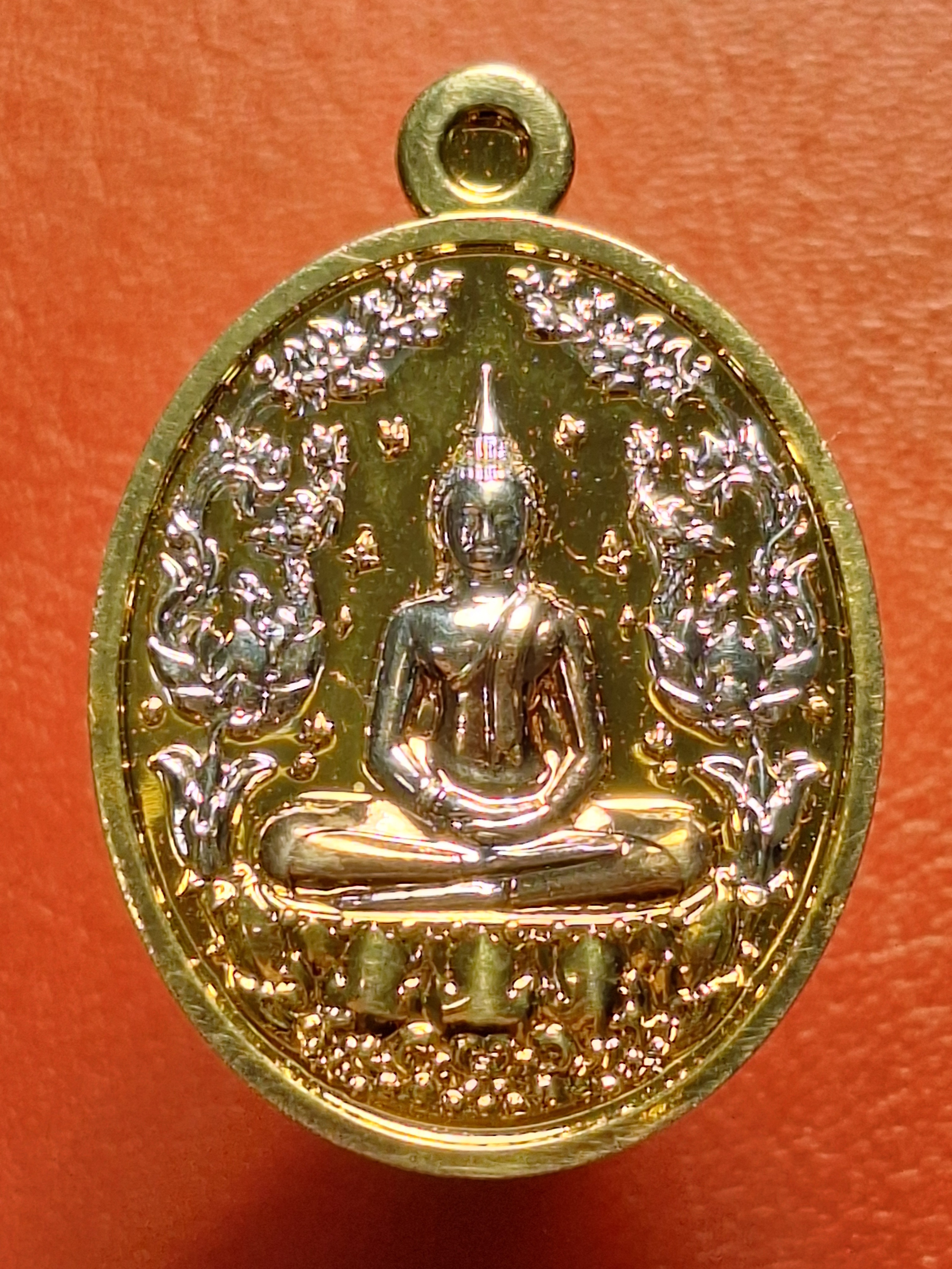 หลวงพ่อโสธร วัดโสธรวรารามวรวิหาร จ.ฉะเชิงเทรา หลวงพ่อโสธรขึ้นจากน้ำ ปี๒๕๕๕ เนื้อสามกษัตริย์(องค์ที่1)