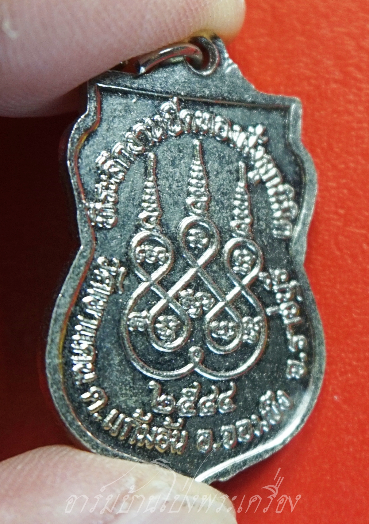 พระอาจารย์บัว วัดเขาแดน ที่ระลึกงานปิดทองฝังลูกนิมิต ปี๒๕๔๔ เนื้อกะไหล่เงิน(องค์ที่4)