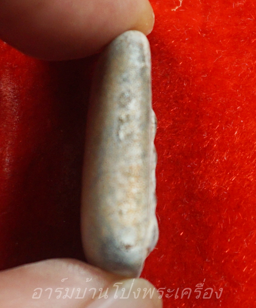 พระกรุ วัดบ้านโป่ง เนื้อเมฆพัตร(องค์ที่3)