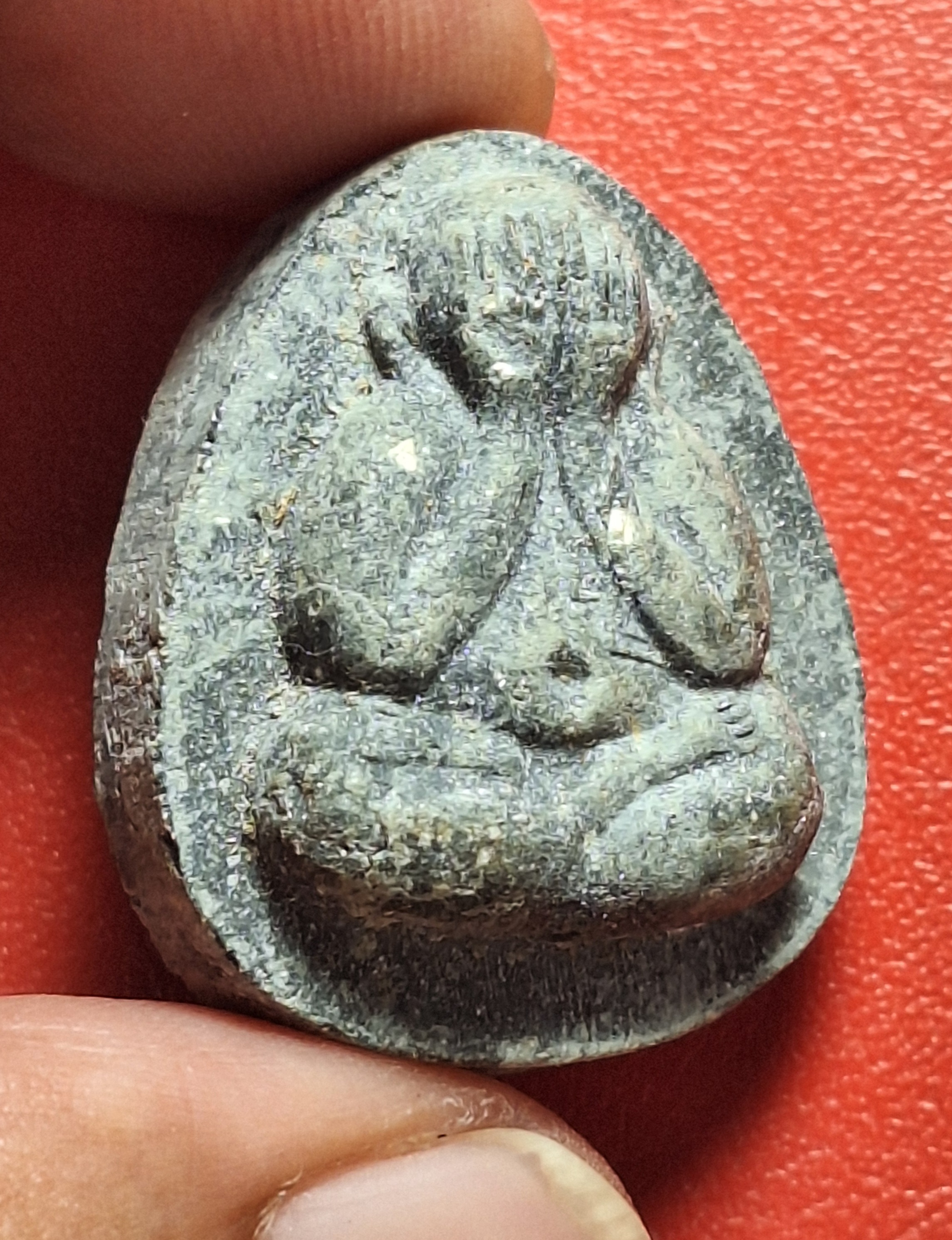 หลวงปู่โต๊ะ วัดประดู่ฉิมพลี ออกวัดถ้ำสิงโตทอง ๙๙ปี เนื้อผงสีเทา(องค์ที่1)