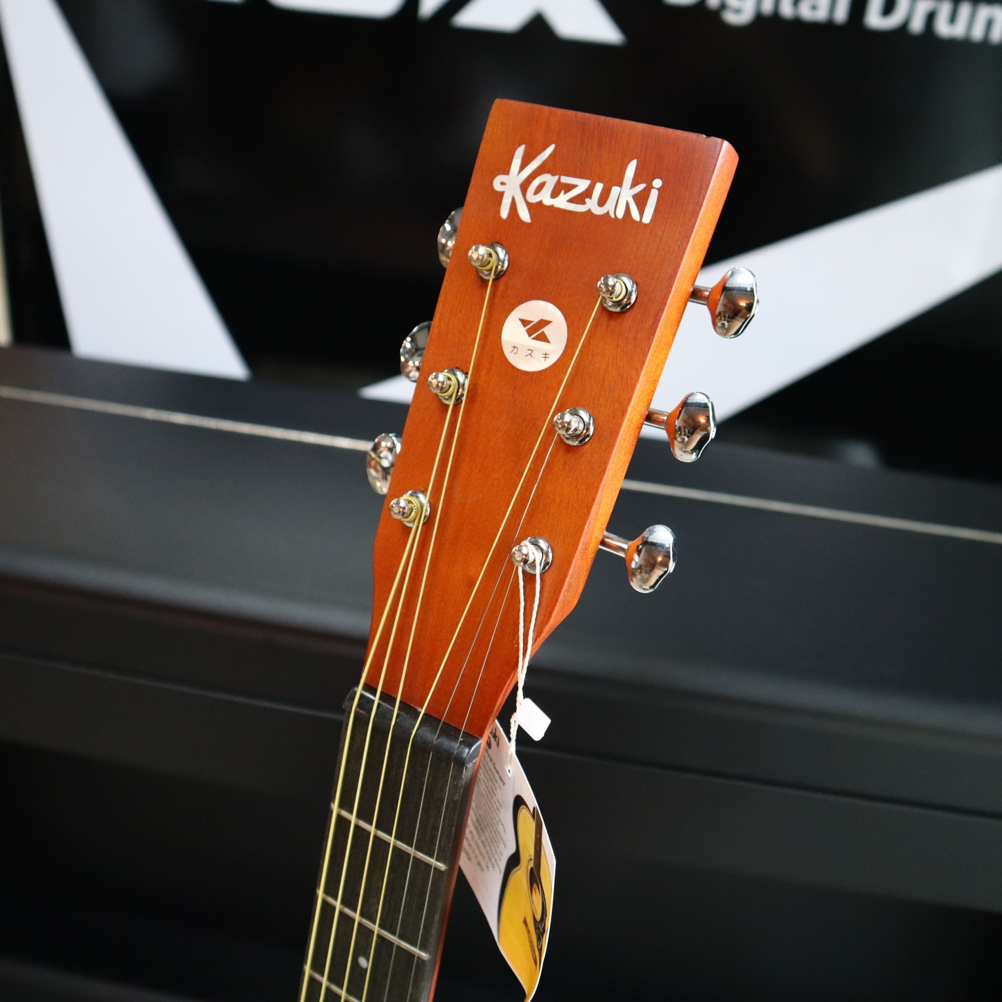 กีต้าร์โปร่งไฟฟ้าที่ไม่ง้อแอมป์ kazuki ระบบ #TransAcoustic TAC-1 ทรงOM พร้อมเอฟเฟค ลำโพงในตัว