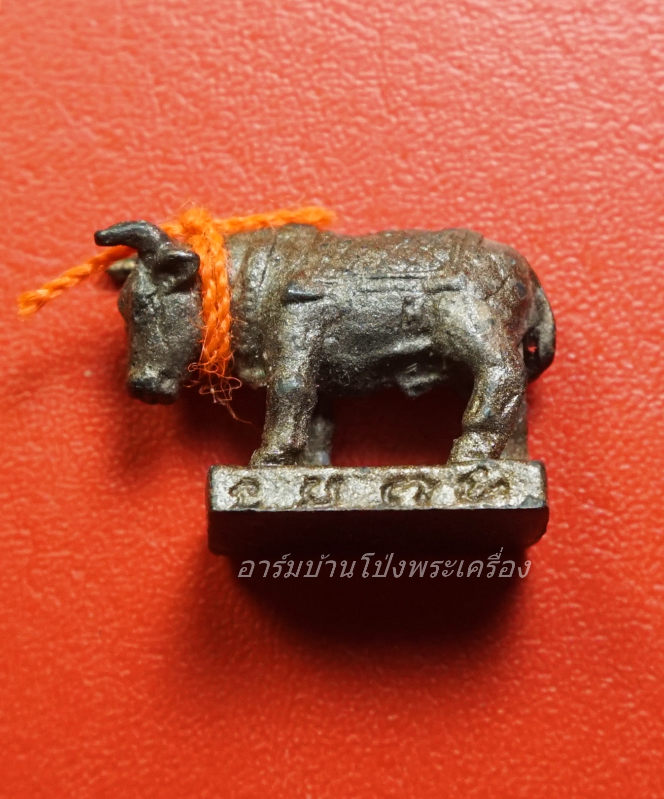หลวงพ่อเงิน วัดถ้ำน้ำ วัวธนู รุ่นแรก เชือกแดง ใต้ฐานตอกโค๊ด"เงิน"(องค์ที่1)