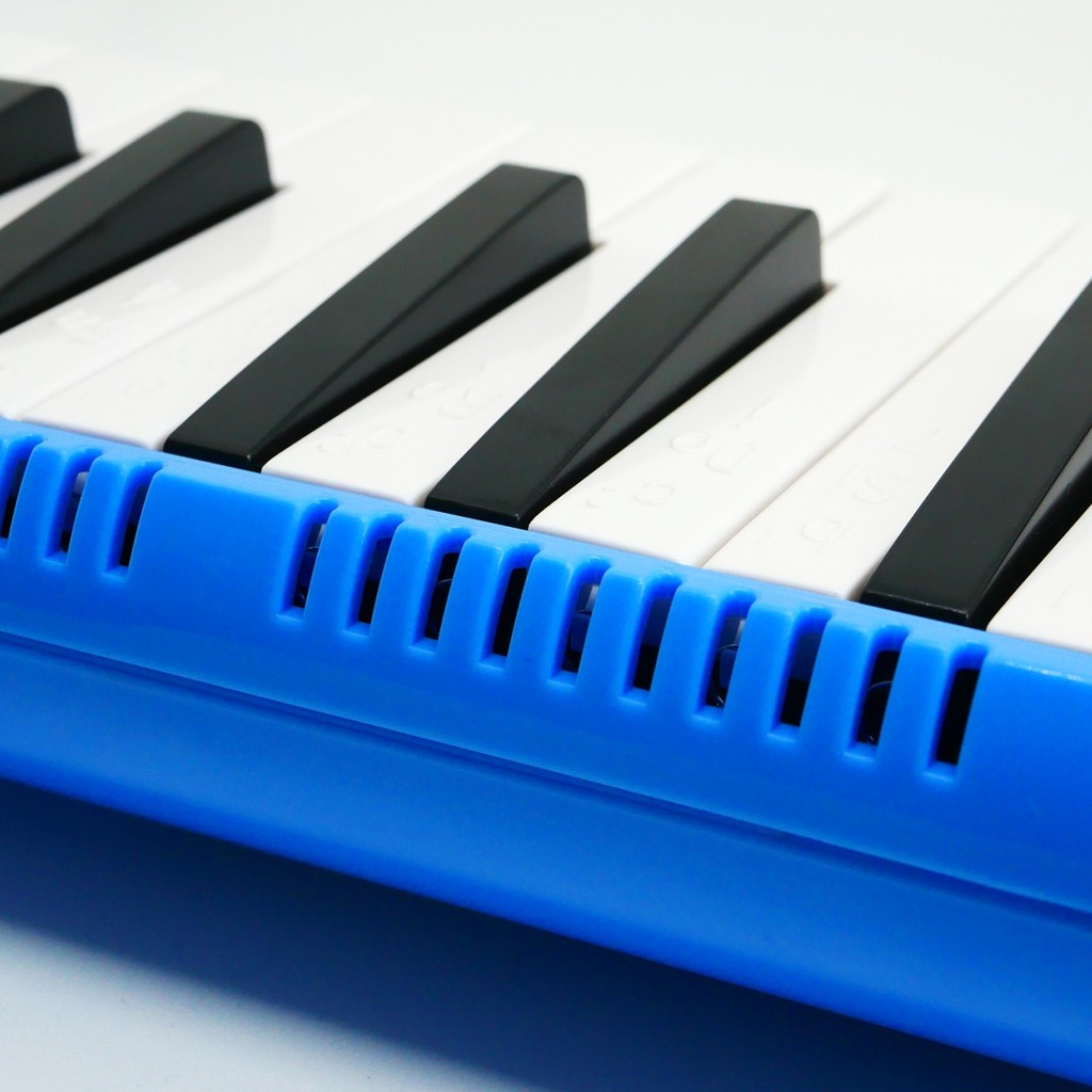 (สีน้ำเงิน) Melodian ขนาดมาตรฐาน 32 คีย์ พร้อมอุปกรณ์ครบชุด เสียงดี ไม่กินลม