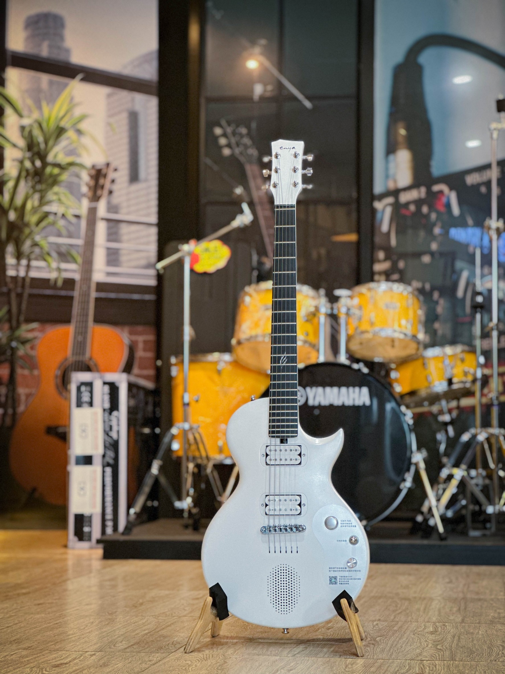 Enya Nova Go Sonic กีต้าร์ไฟฟ้า มีบลูทูธ ลำโพง/เอฟเฟคในตัว Electric Guitar ทัชชิ่งดี พร้อม กระเป๋าซอฟเคส