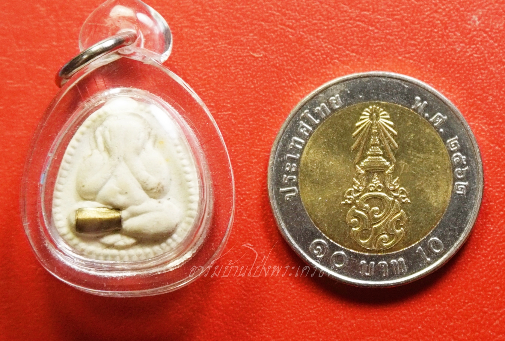 หลวงปู่แผ้ว วัดกำแพงแสน พระผงปิดตาจิ๋ว ออกงานปิดทอง ปี๒๕๕๐ เนื้อผงสีขาว ฝังตะกรุด(องค์ที่4)