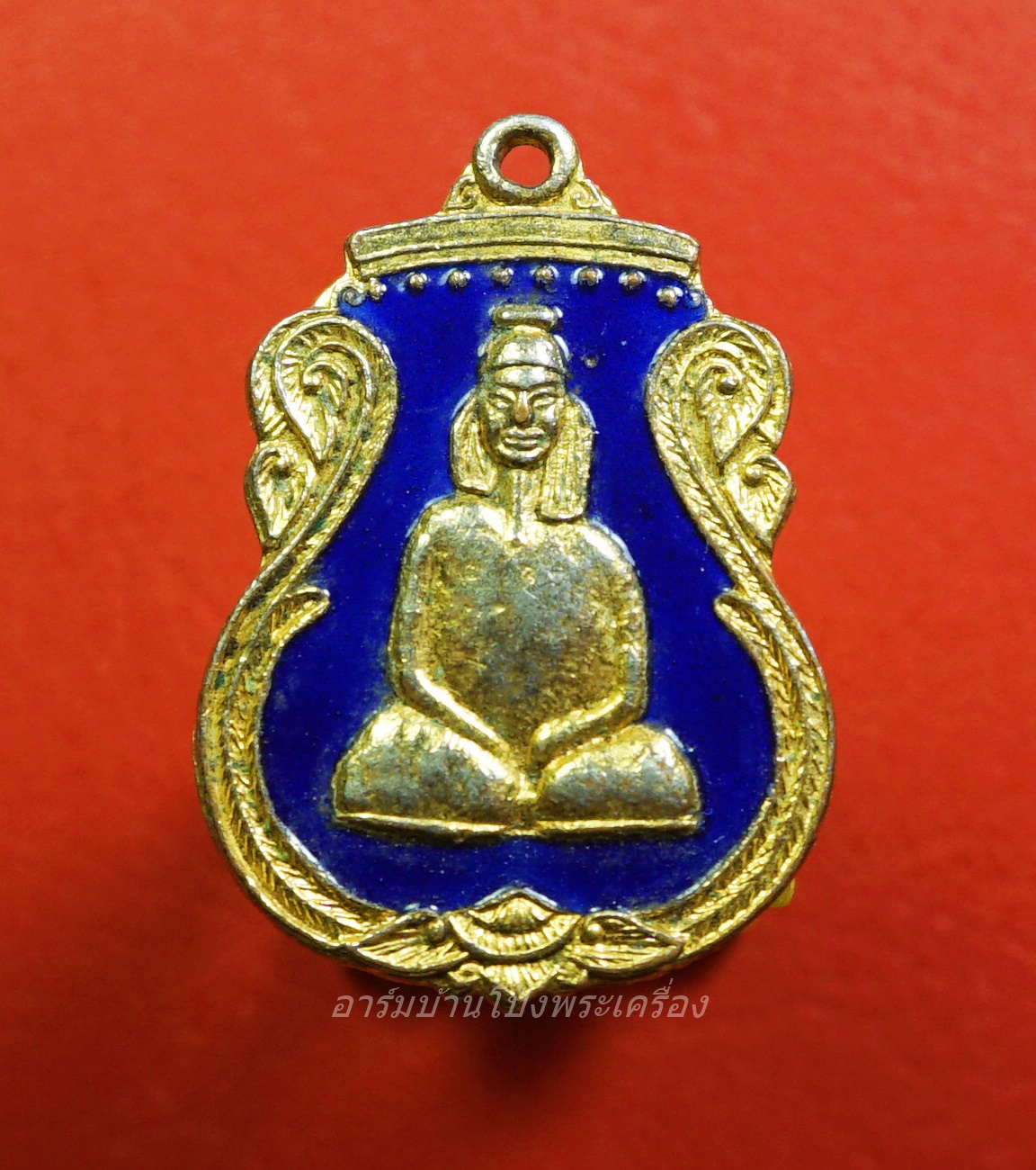 เหรียญเสมา เจ้าพ่อเขาใหญ่ เกาะสีชัง ชลบุรี เนื้อกะไหล่ทองลงยาสีน้ำเงิน(องค์ที่1)
