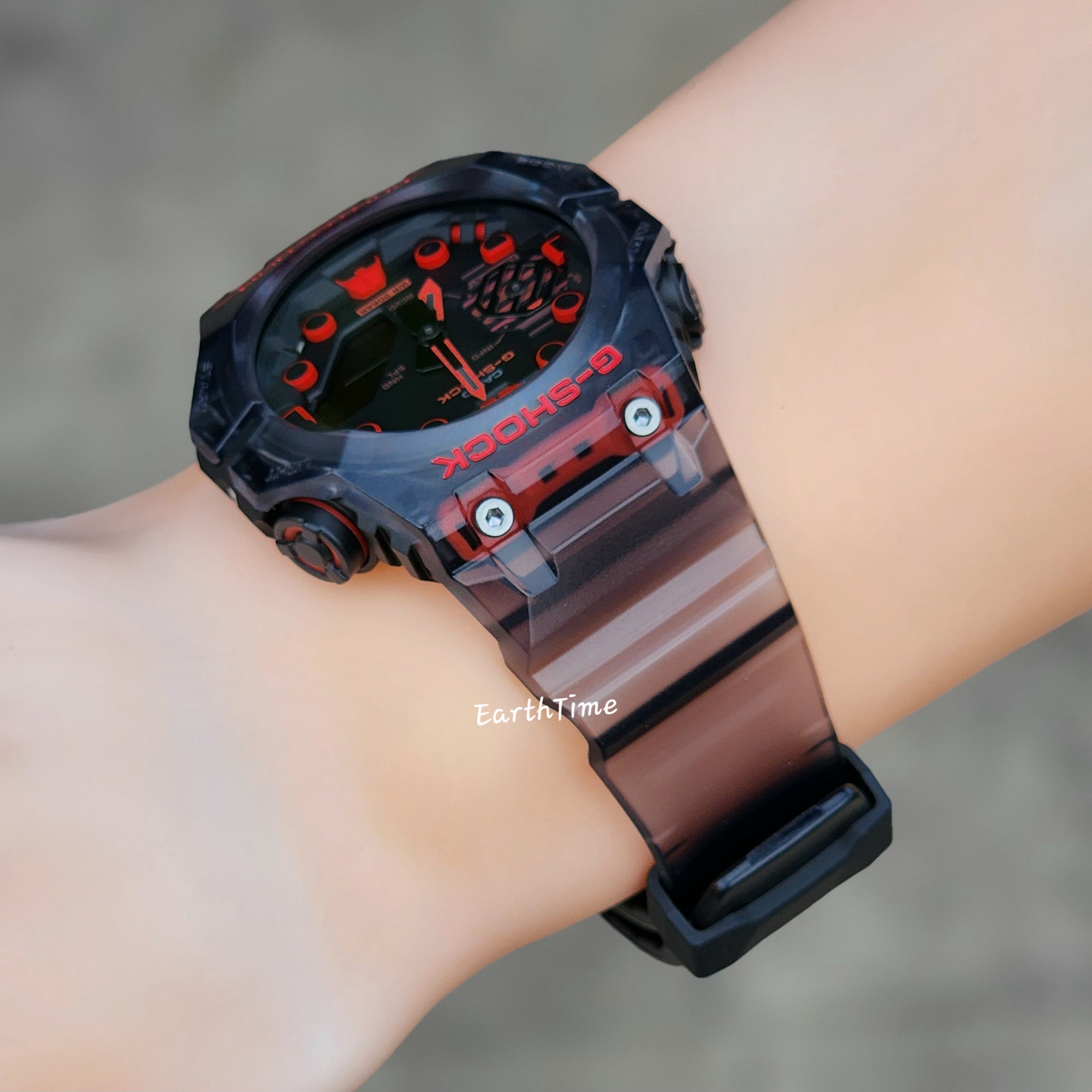 GA-B001G-1A l Carbon Core Guard and Bluetooth l GA-B001 Series l G-SHOCK