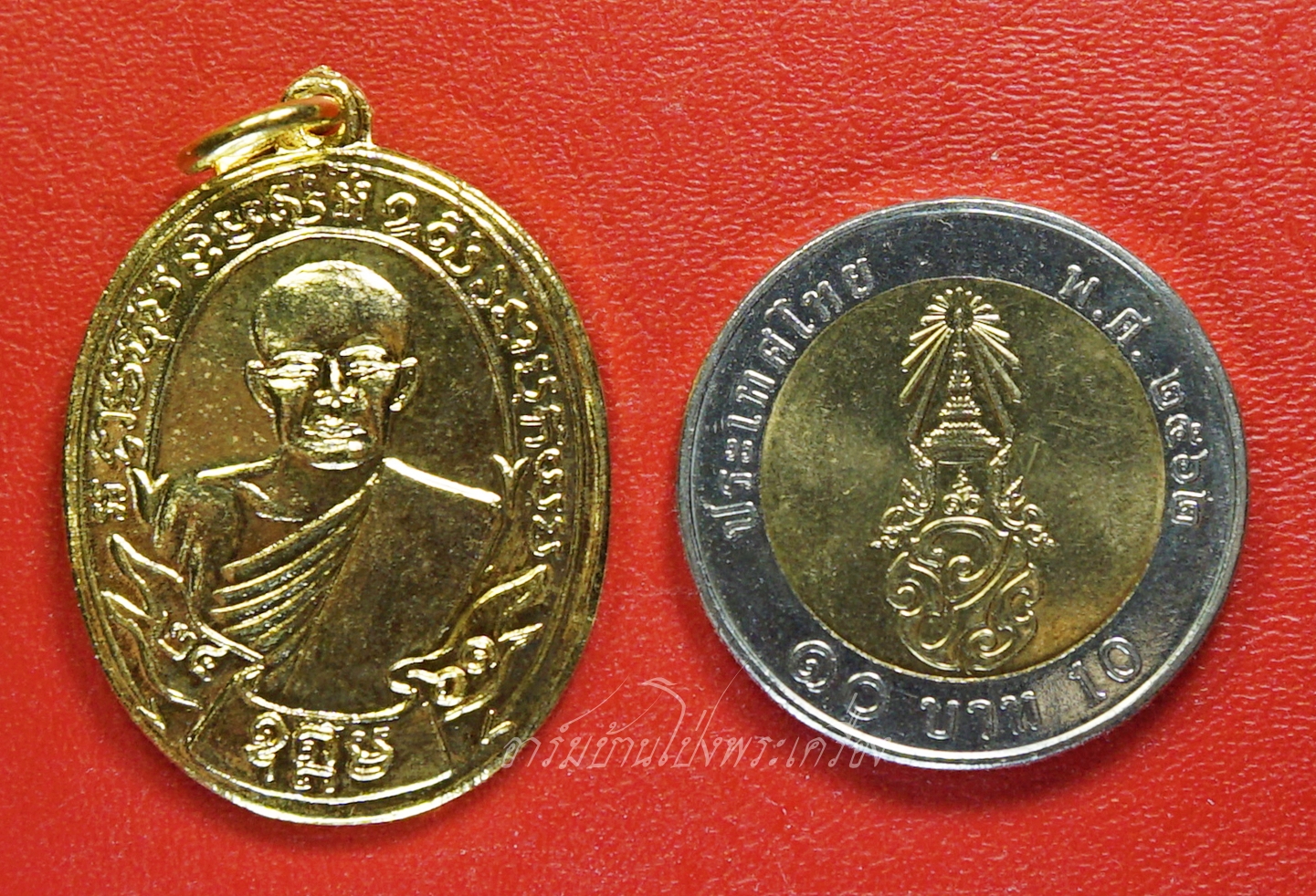 หลวงพ่อฟัก วัดบ้านโป่ง พิธีปลุกเสกพร้อมพระแก้วมรกต ปี๒๕๐๙ เนื้อกะไหล่ทอง(องค์ที่2)