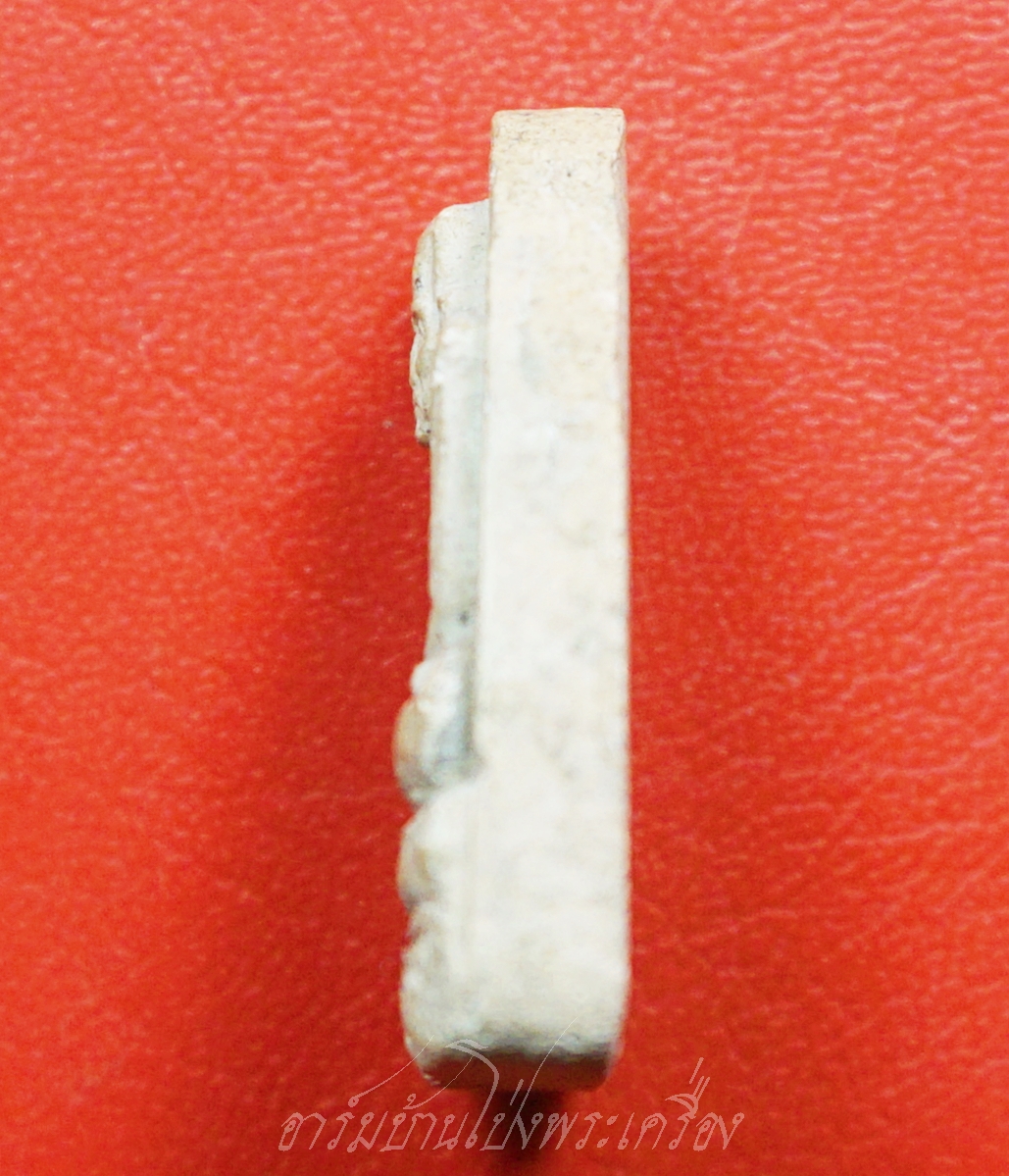 หลวงปู่ทวด วัดประสาทบุญญาวาส ปี๒๕๓๘ เนื้อผงพุทธคุณ(องค์ที่4)