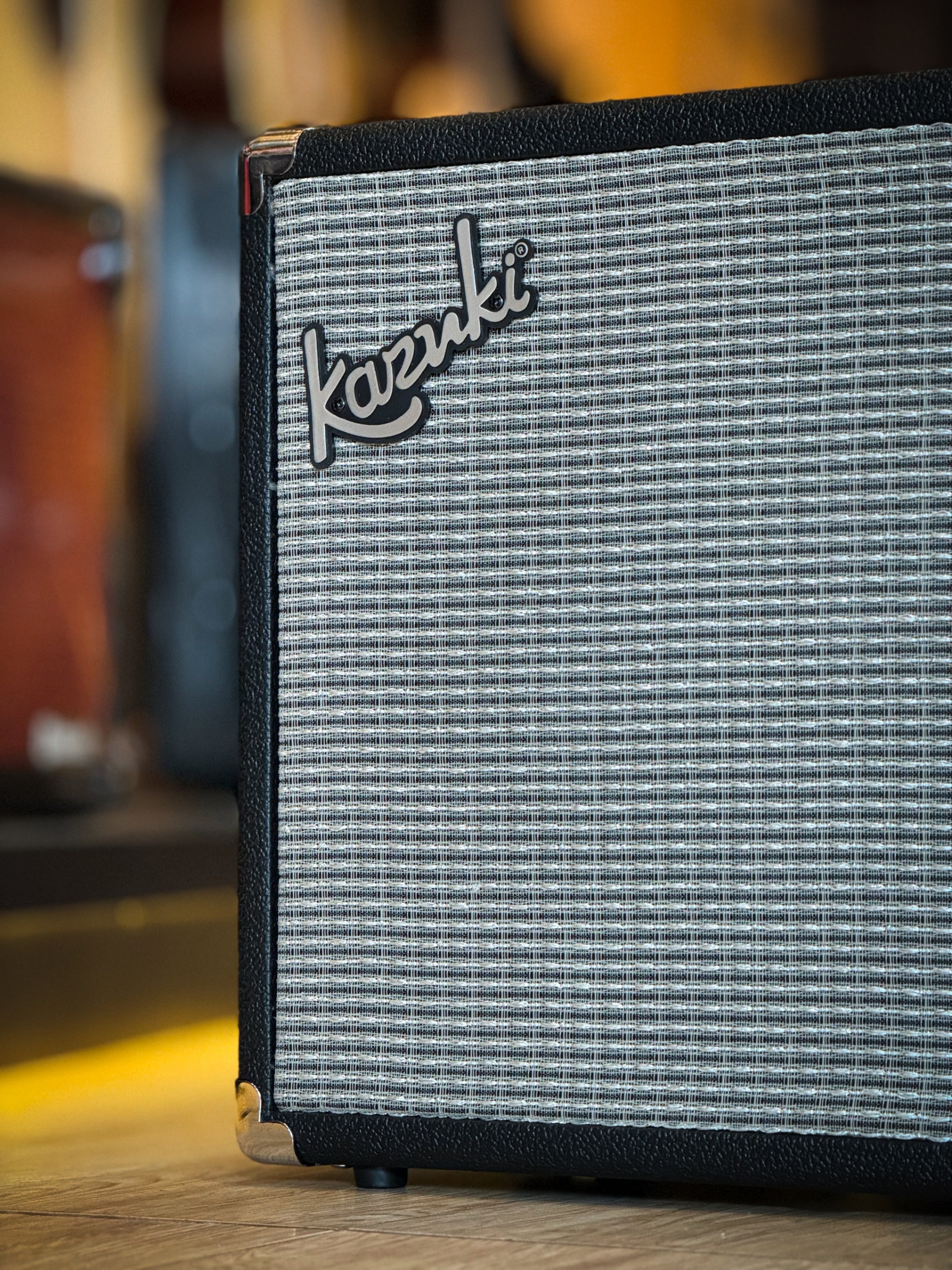 BLUETOOTH Bass Amp ตู้แอมป์เบส Kazuki KB-25 แอมป์เบส 25 วัตร์ ตู้แอมป์เบสไฟฟ้า Kazuki ขนาดพกพาสะดวก