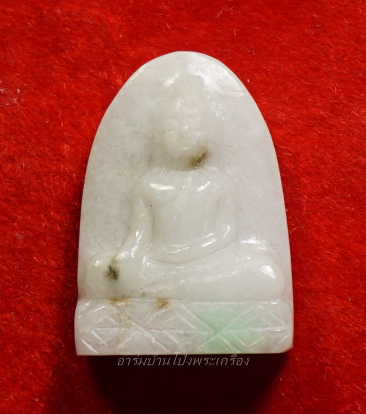 หลวงพ่อขันธ์ วัดพระศรีอารย์ พระหยกขาว พร้อมกล่องเดิม(องค์ที่8)