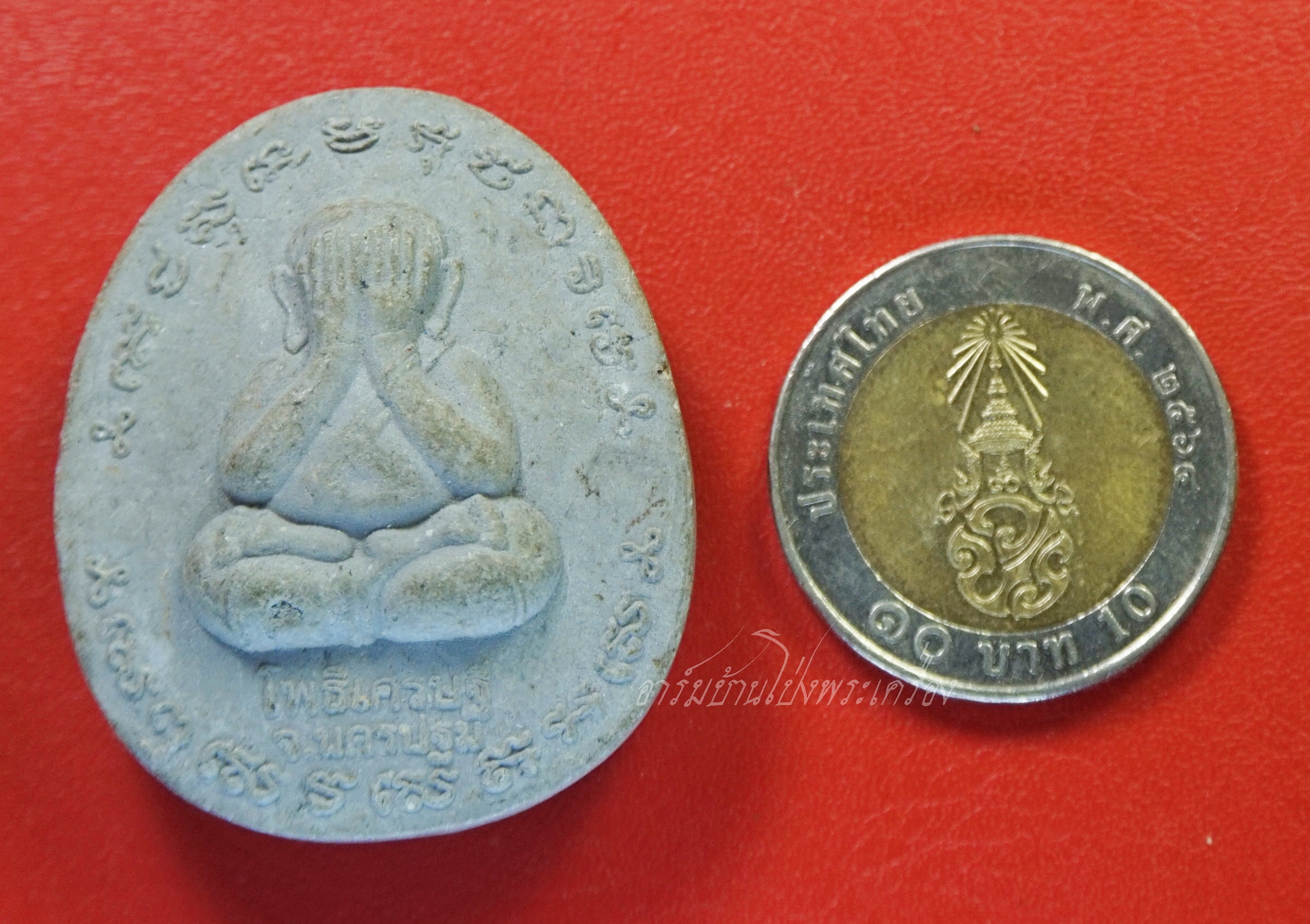 หลวงพ่อจืด วัดโพธิเศรษฐี จ.นครปฐม พระปิดตา จัมโบ้ มหาละลวย๘ทิศ ปี๒๕๕๖ เนื้อผงสีเทา(องค์ที่1)