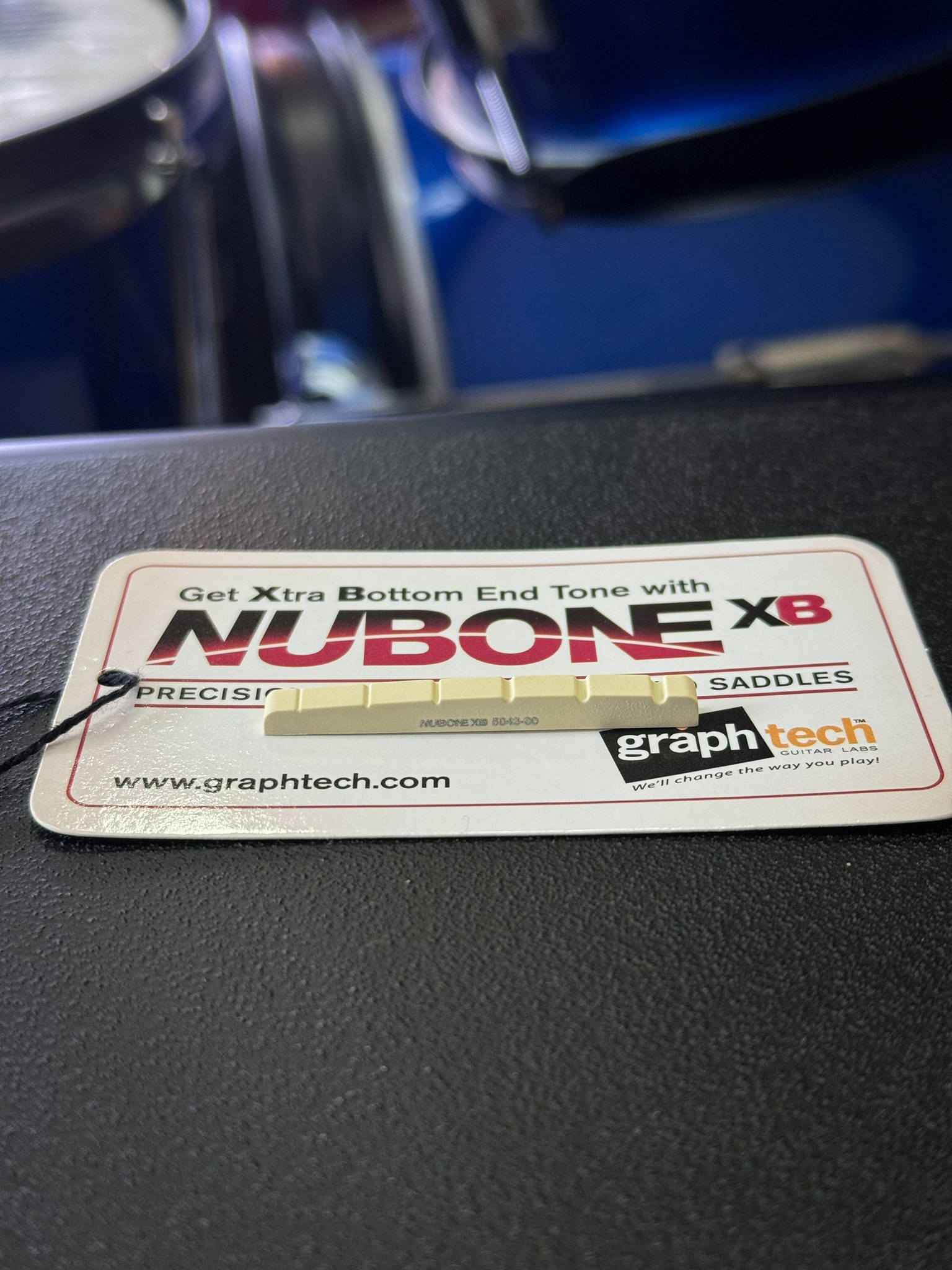 Nubone รุ่น XB BB-5043-00 นัท (หย่องบน) กีตาร์ไฟฟ้า - Made in Canada. ผลิตจากวัสดุสังเคราะห์ คุณภาพเสียงดี