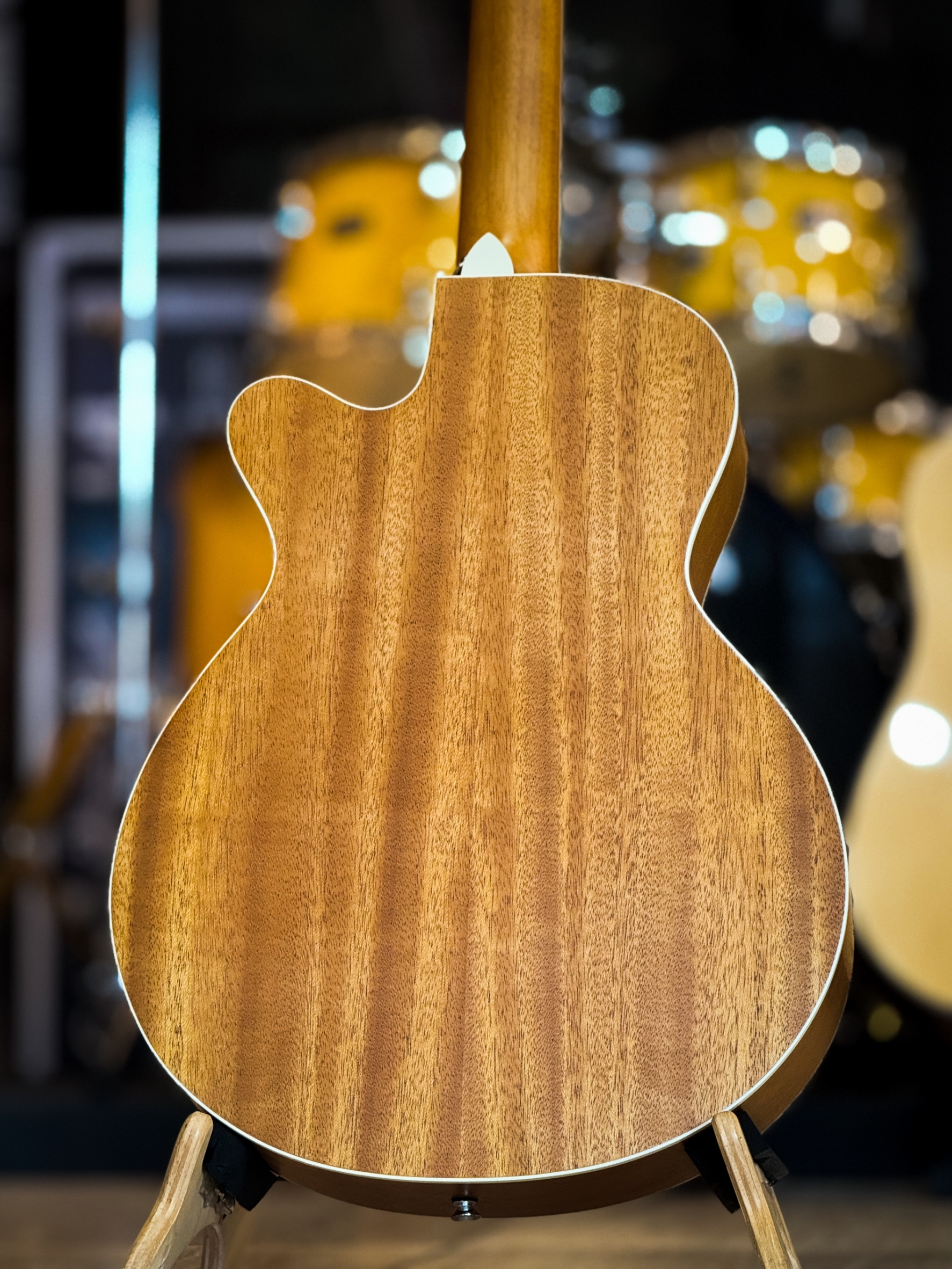 Mclorence กีตารโปร่ง รุ่น MC-36 ขนาด 36 นิ้ว สีไม้เข้ม ไซส์เล็ก เสียงใสกังวาล ขนาดพกพา พร้อมเซตของแถม