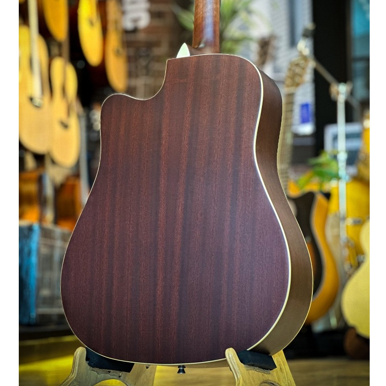 กีต้าร์โปร่ง SAGA รุ่น SF-700CR ขนาด 41 นิ้ว หน้าไม้แท้ ทัชชิ่งจับง่าย ✅ พร้อมของแถมสุดคุ้ม