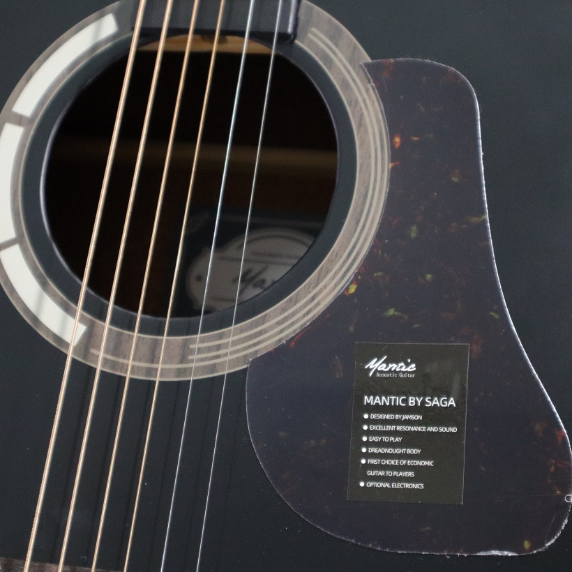 กีต้าร์โปร่ง Mantic รุ่น GT-1DC สีดำ พร้อม ปิ๊ก กระเป๋า คาโป้