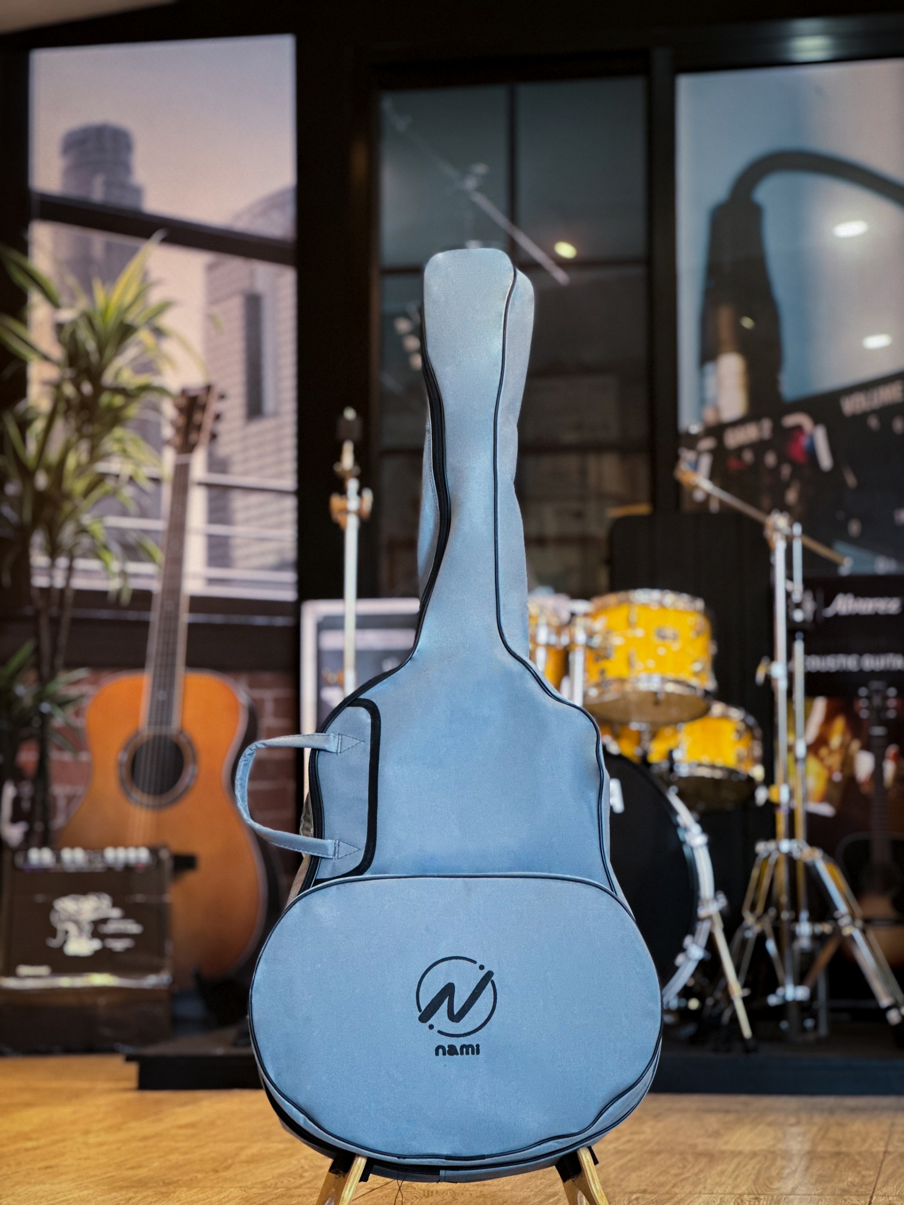 กระเป๋ากีต้าร์โปร่ง Nami ใส่ได้ถึงขนาด 41 นิ้ว สีเทา กระเป๋ากีต้าร์ มีชองใส่ของ มีหูหิ้ว/สะพายหลัง