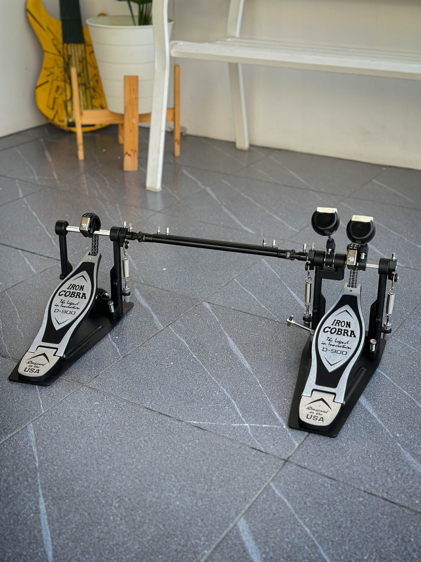 กระเดื่องคู่ โซ่คู่ ผลิตจากวัสดุคุณภาพดี กระเดื่องกลอง สำหรับกลองชุด ฟรี ก้านกระเดื่อง/ประแจกลอง