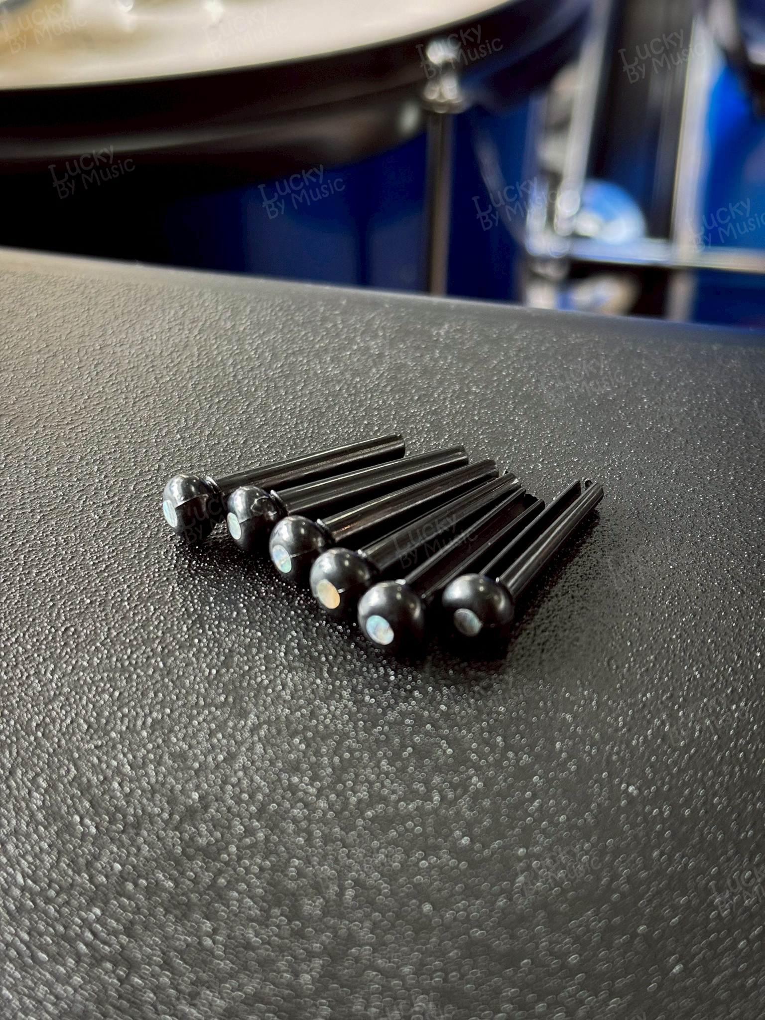 หมุดกีตาร์โปร่ง สีดำ ลายเปลือกหอย ลายมุก สีดำ ขนาดมาตรฐาน หมุด (ราคา/1อัน)