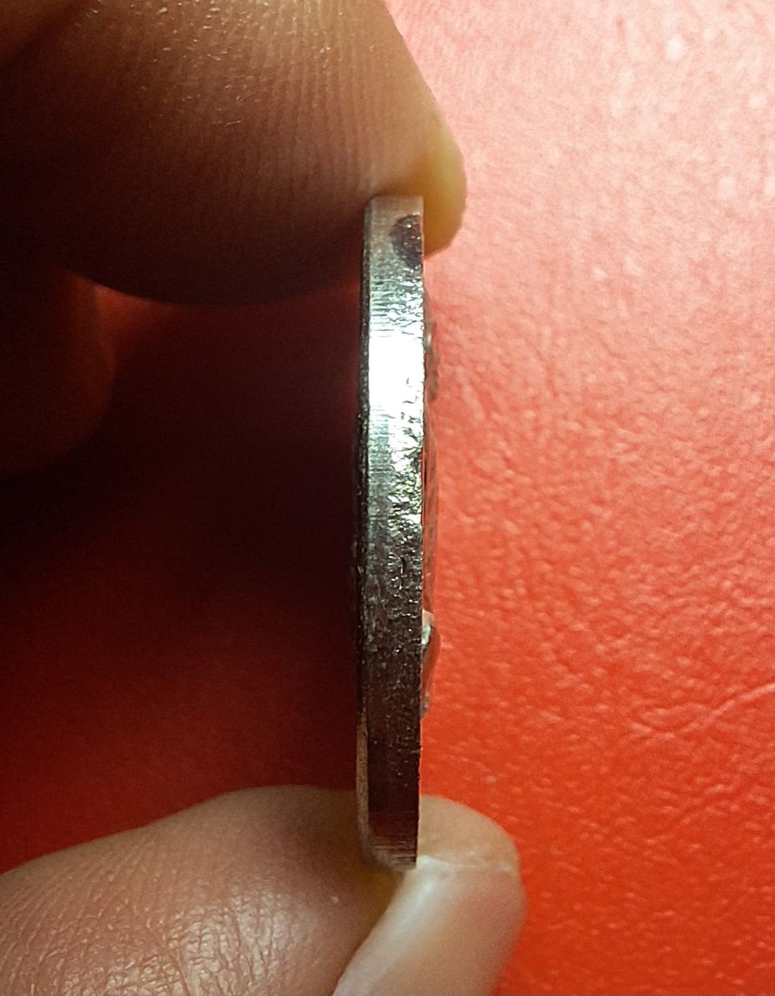 หลวงพ่อเงิน วัดท้ายน้ำ หลังหลวงพ่อเดิม เหรียญขวัญถุง ปี๒๕๒๖ เนื้อกะไหล่เงิน(องค์ที่2)