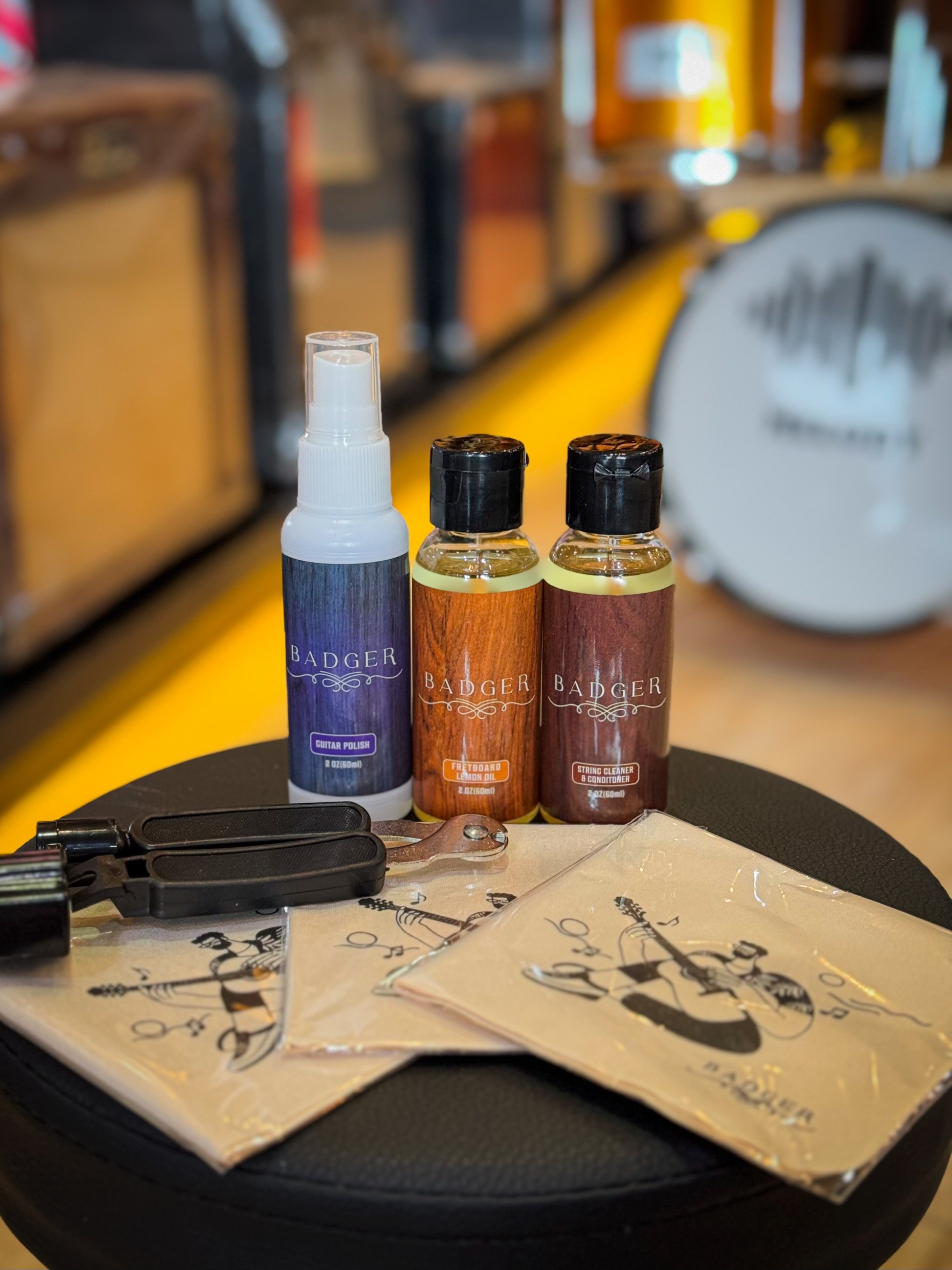 ชุดทำความสะอาดกีตาร์ Badger เฟรต บอดี้ สาย พร้อม คีมตัดสาบ 3 in 1 และ ผ้าทำความสะอาด 3 ผืน