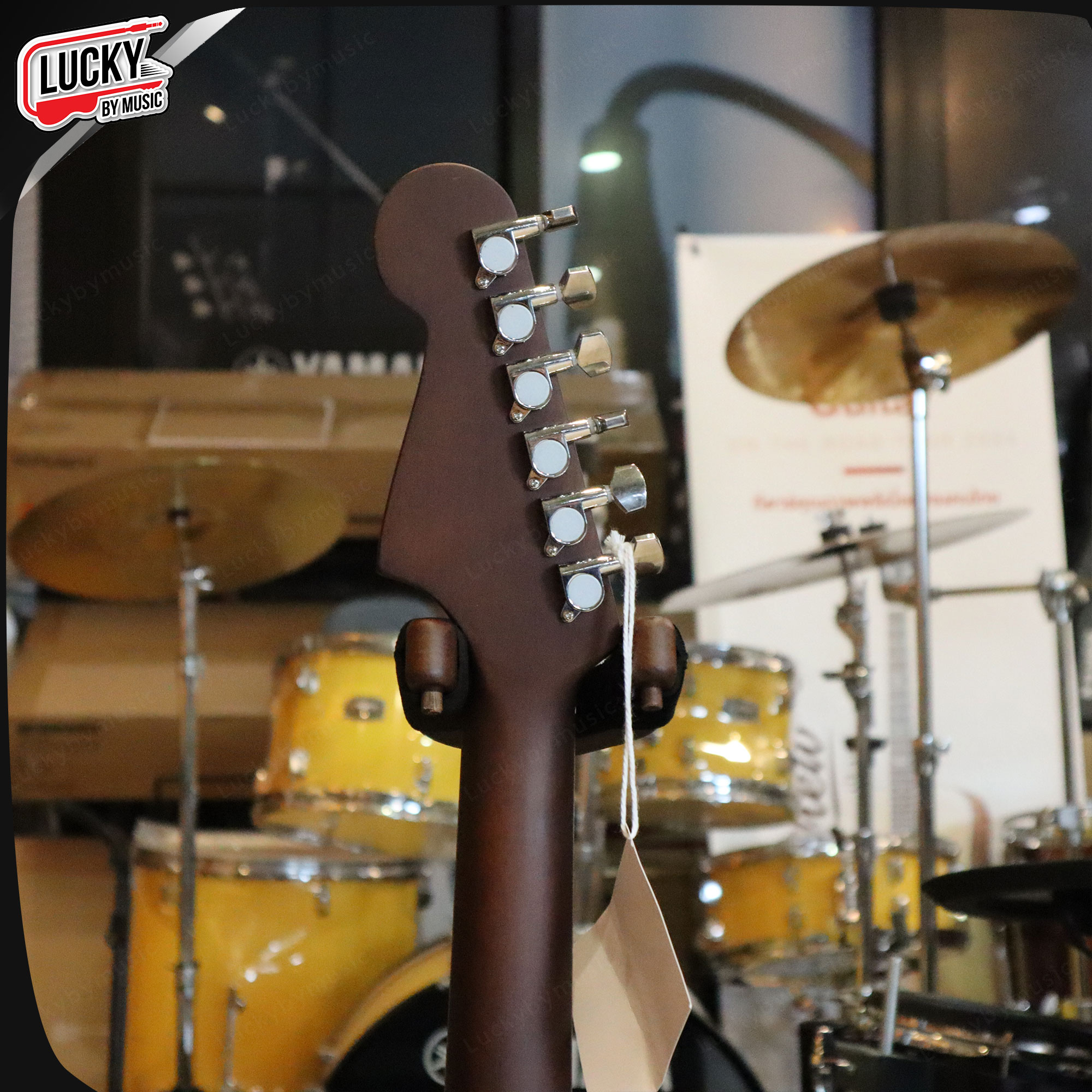 กีตาร์โปร่ง Fender California Debut Redondo หัวทรง 6-in-line