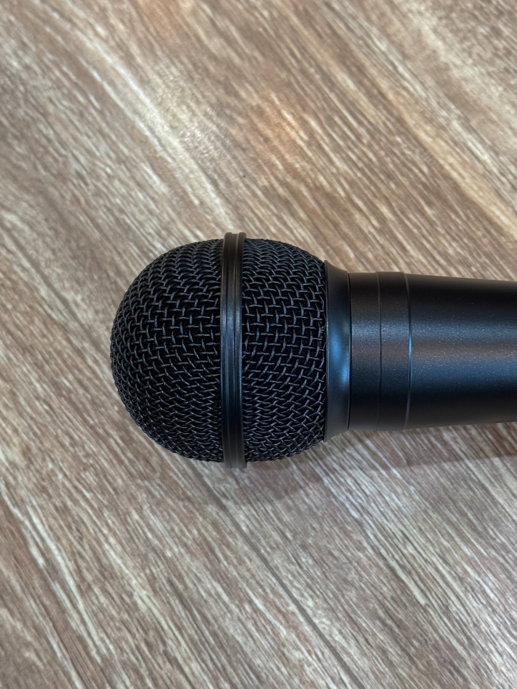 ไมโครโฟนไดนามิก Yamaha รุ่น DM-105 ไมโครโฟน เสียงชัด วัสดุแข็งแรง ทนทาน ลดเสียงรบกวน พร้อมสาย 5 เมตร