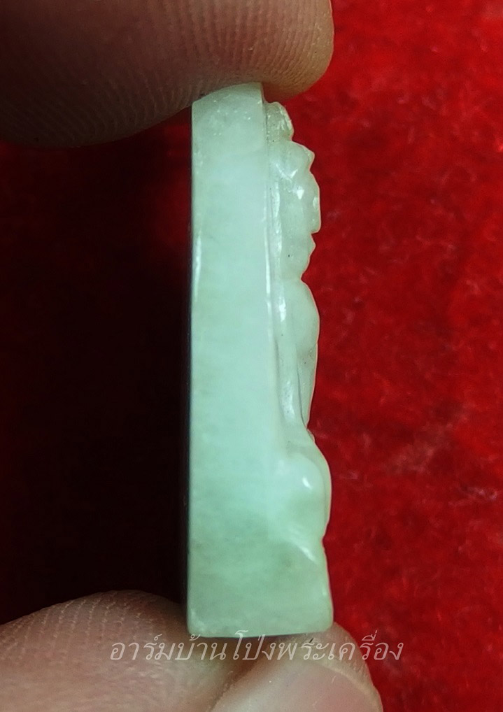 หลวงพ่อขันธ์ วัดพระศรีอารย์ พระหยกขาว พร้อมกล่องเดิม(องค์ที่1)