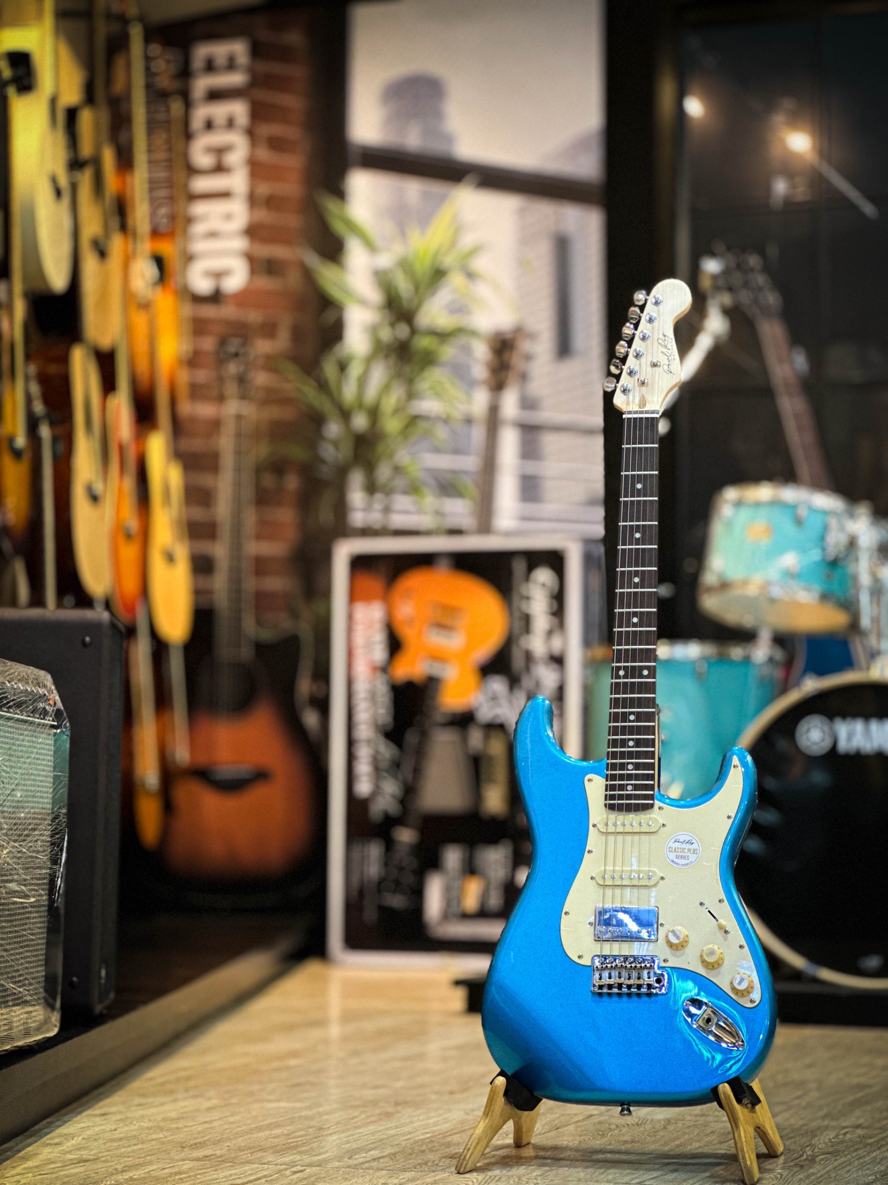 กีตาร์ไฟฟ้า Paul Ray Classic Plus S HSS – Lake Placid Blue (Rosewood Fingerboard) พร้อมกระเป๋าแท้