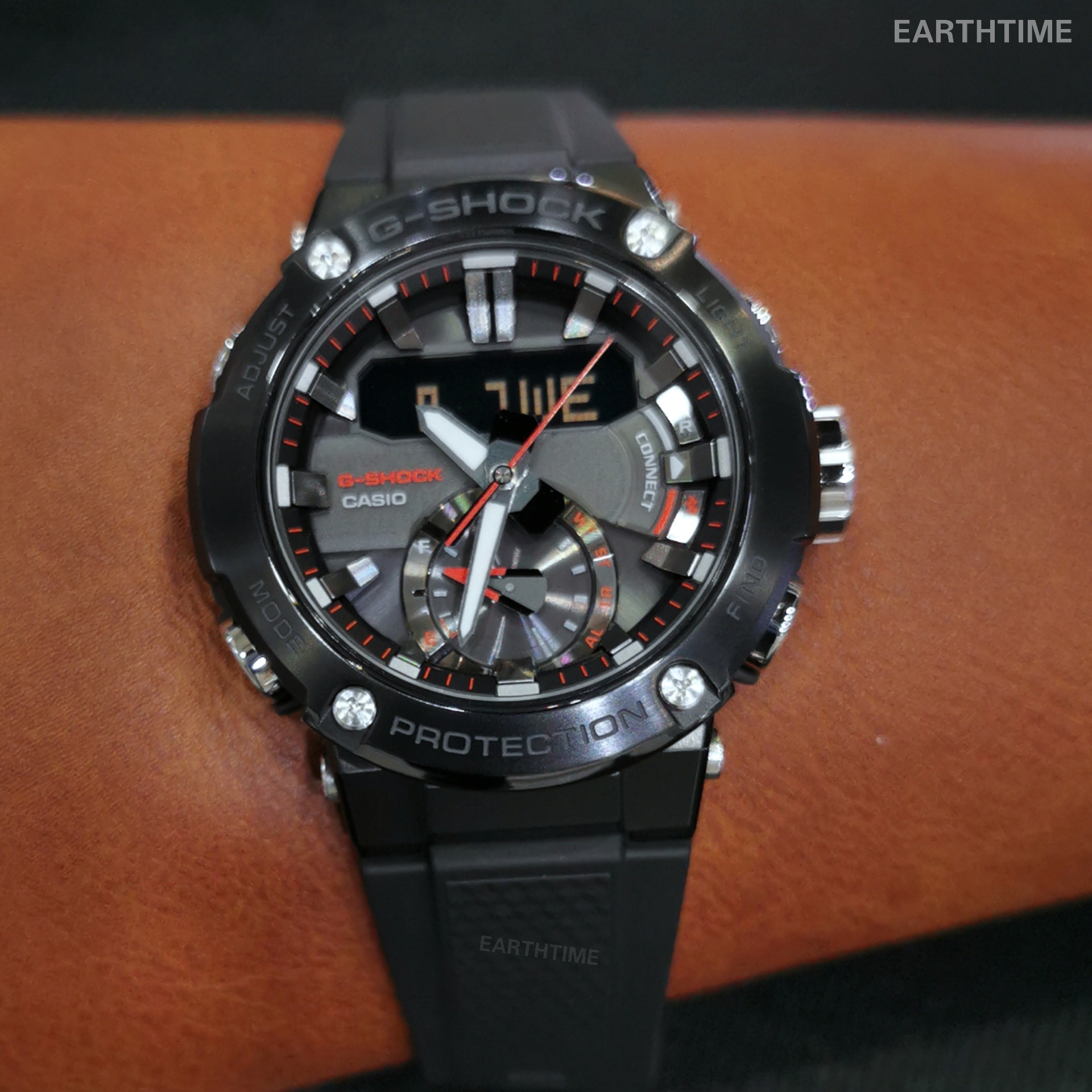 G-Shock G-STEEL Bluetooth Carbon Core Guard ของใหม่แท้100% รับประกัน 1 ปี รุ่น GST-B200B-1ADR