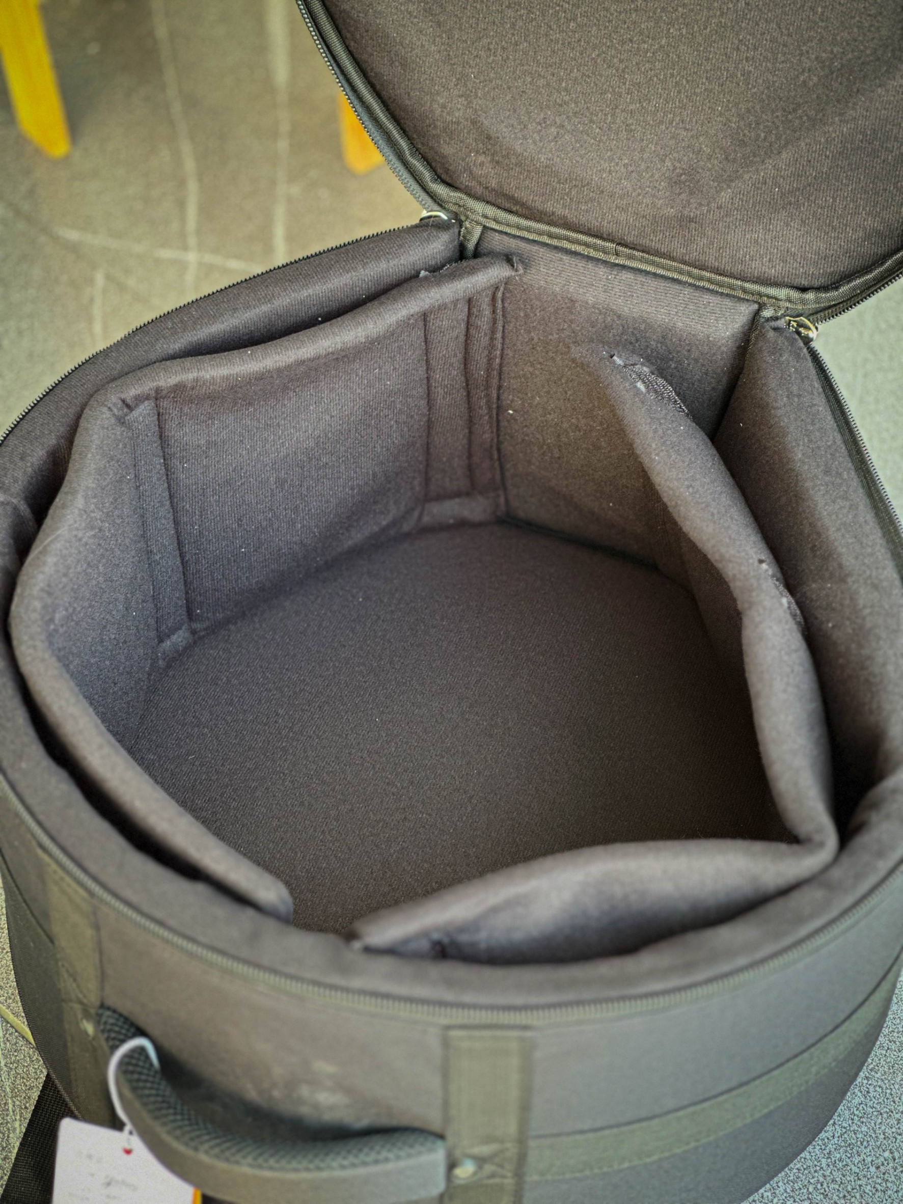 กระเป๋าสแนร์แบบหนัง JC ขนาด 14" ✅มีหัวซิบอย่างดี แข็งแรง บุฟองน้ำด้านใน กันกระแทก กันระอองน้ำได้ มีช่องกระเป๋าเสริมด้านหน้า"สำหรับใส่สแนร์ขนาด 14 นิ้ว